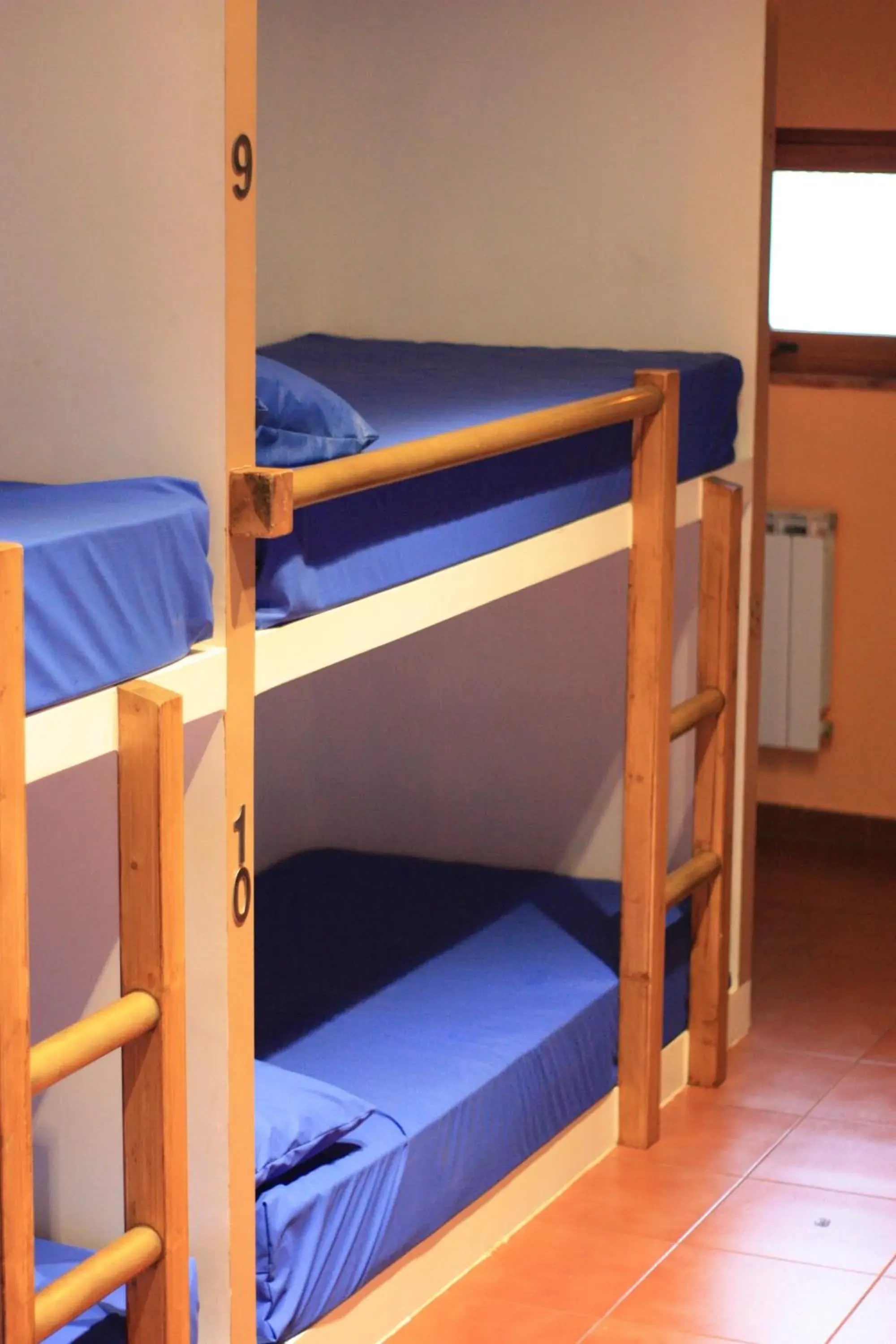 Bunk Bed in Mixed Dormitory Room in Albergue La Casa del Camino Bunk Bed in Mixed Dormitory Room in Albergue La Casa del Camino