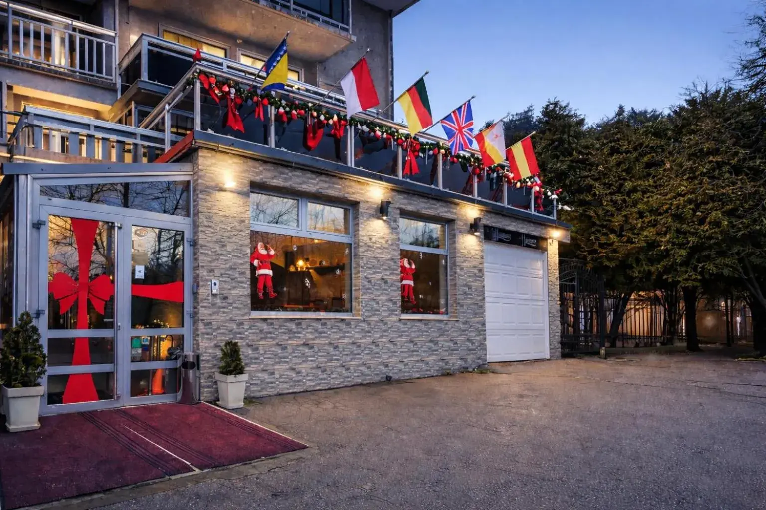 Property building in Hotel Villa Harmony - Free Parking Property building in Hotel Villa Harmony - Free Parking