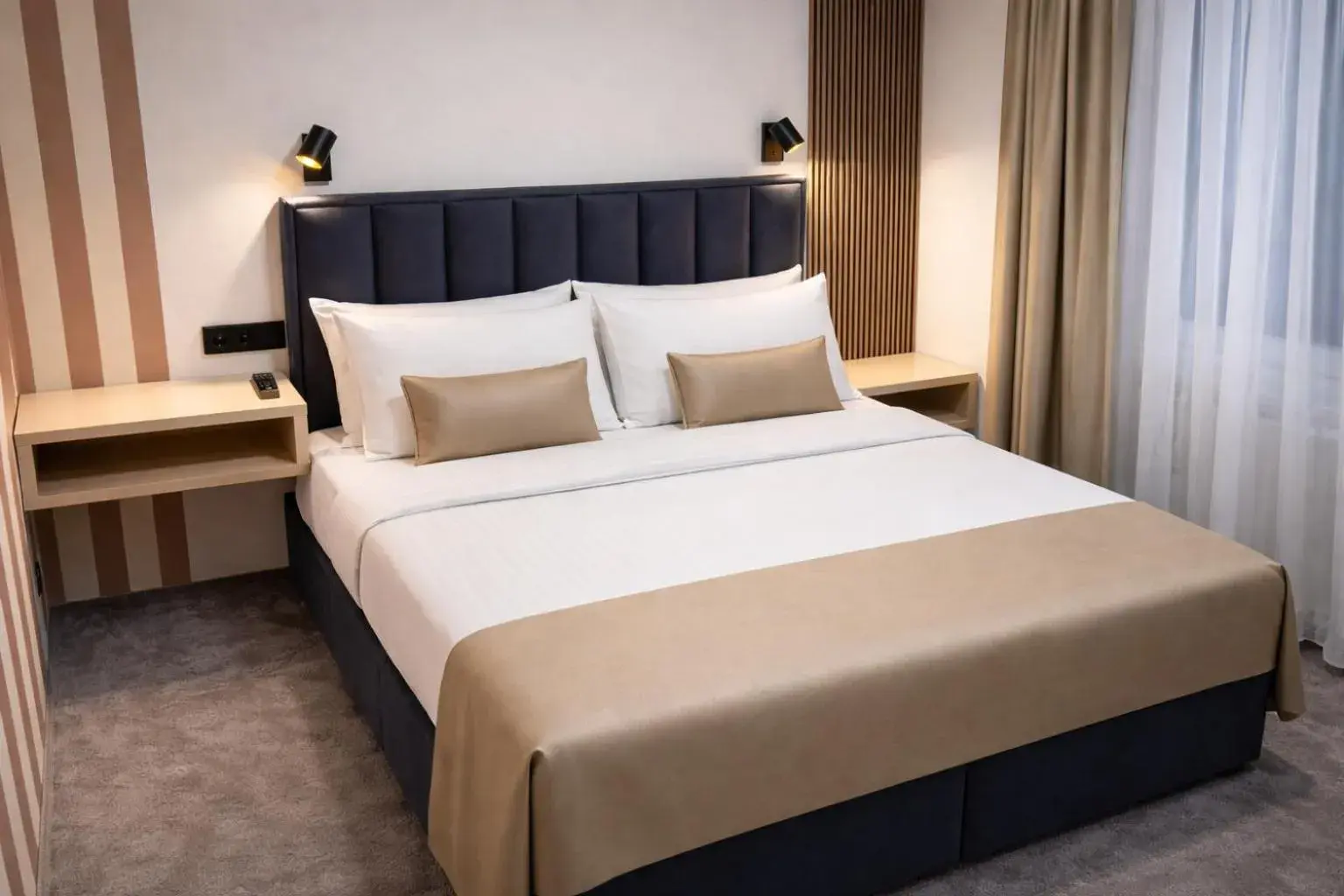 Bedroom, Bed in Hotel Villa Harmony - Free Parking Bedroom, Bed in Hotel Villa Harmony - Free Parking