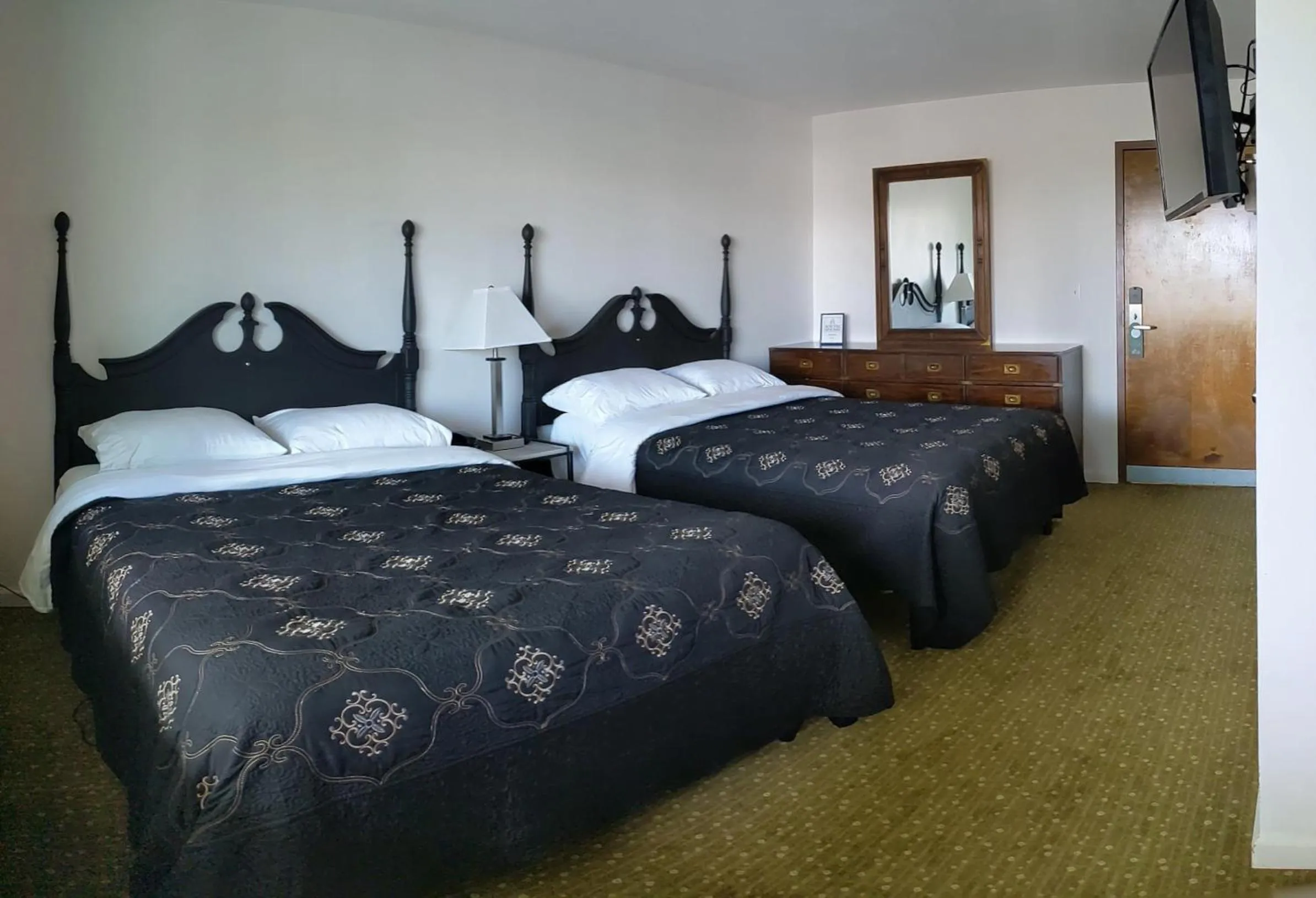 Bed in South Side Inn - Burlington