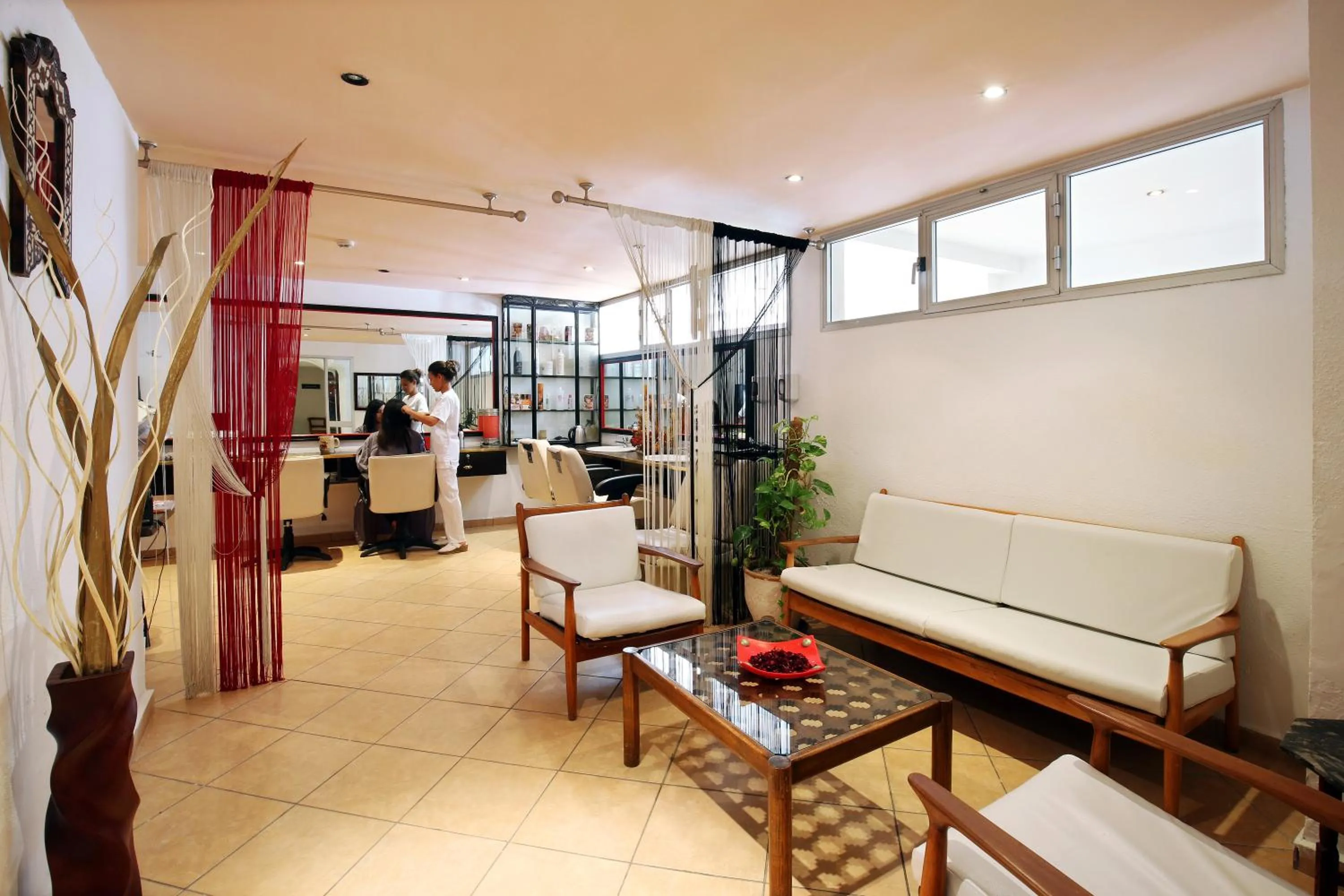 Communal lounge/ TV room in Anezi Tower Hotel