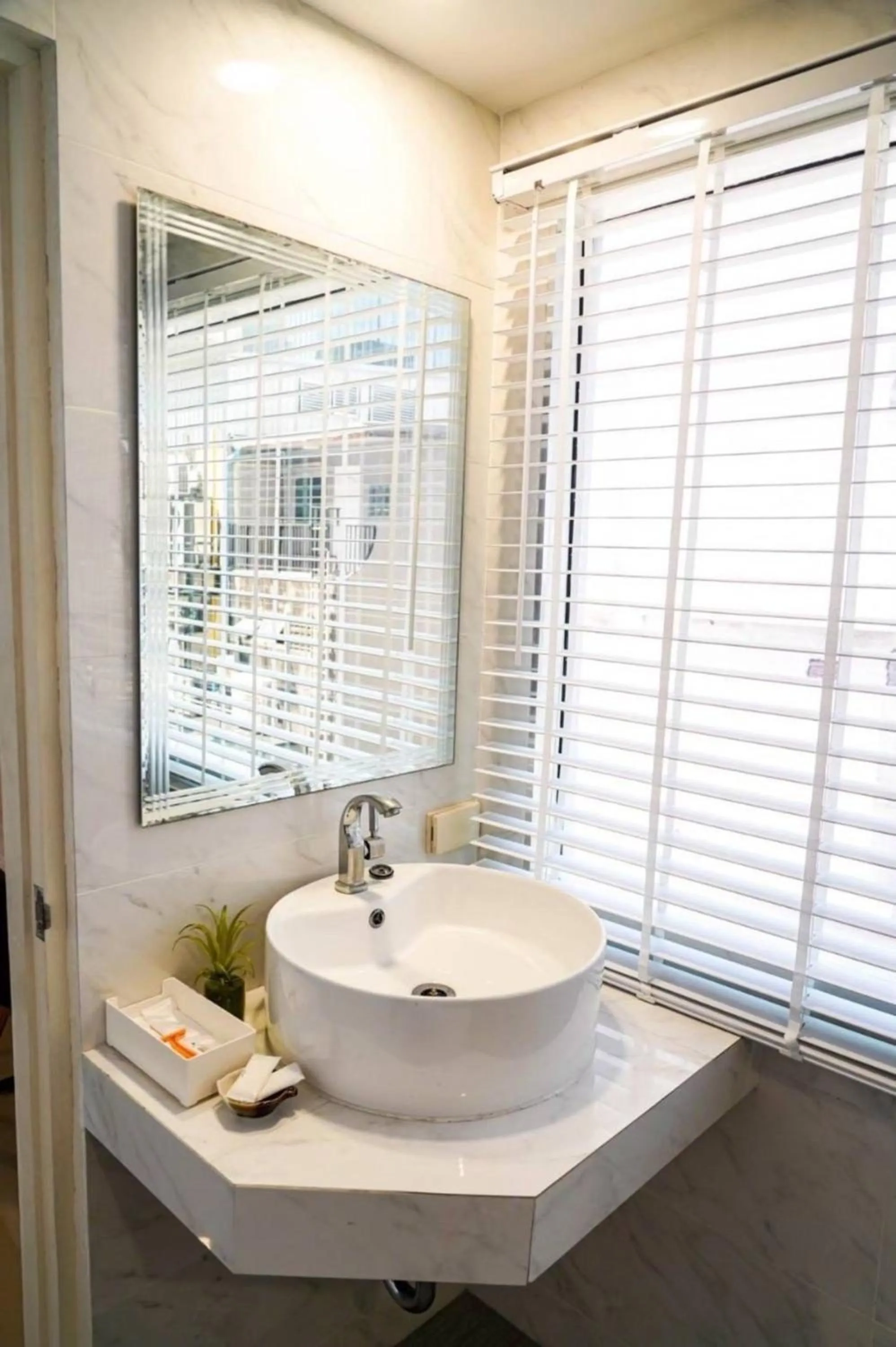 Bathroom in BnB98 Silom Hotel