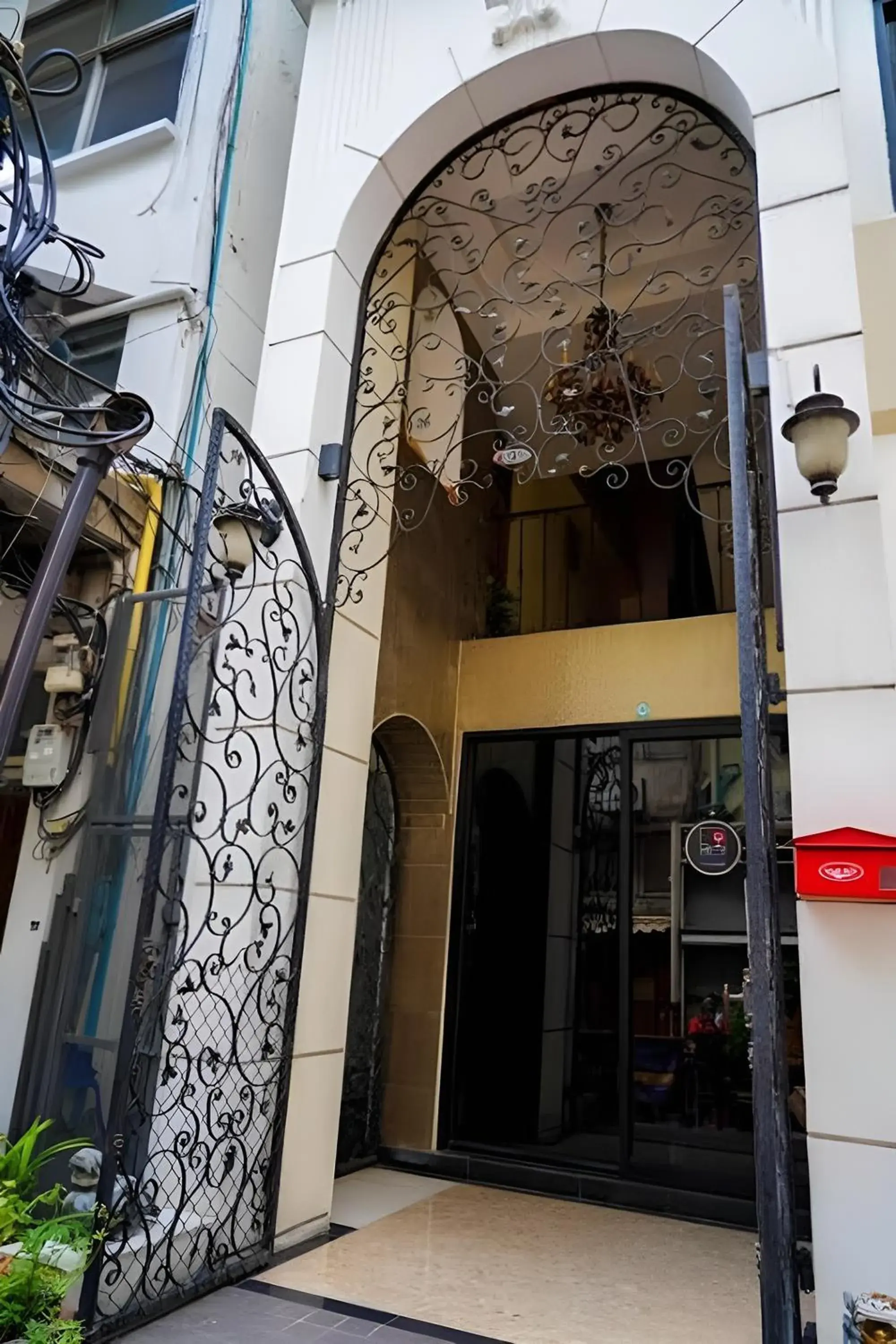 Facade/entrance in BnB98 Silom Hotel Facade/entrance in BnB98 Silom Hotel