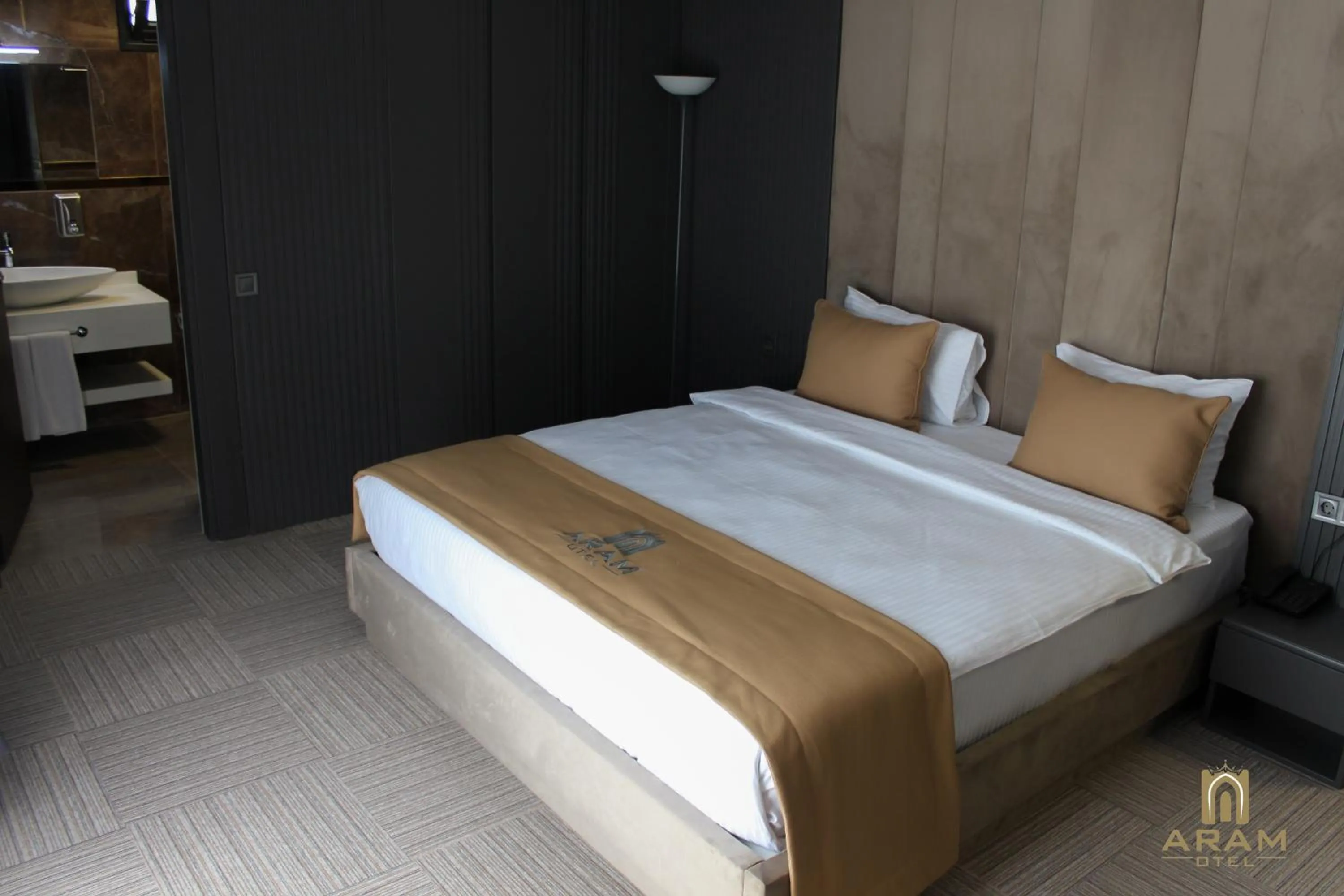 Bed in Aram Otel Business & Luxury