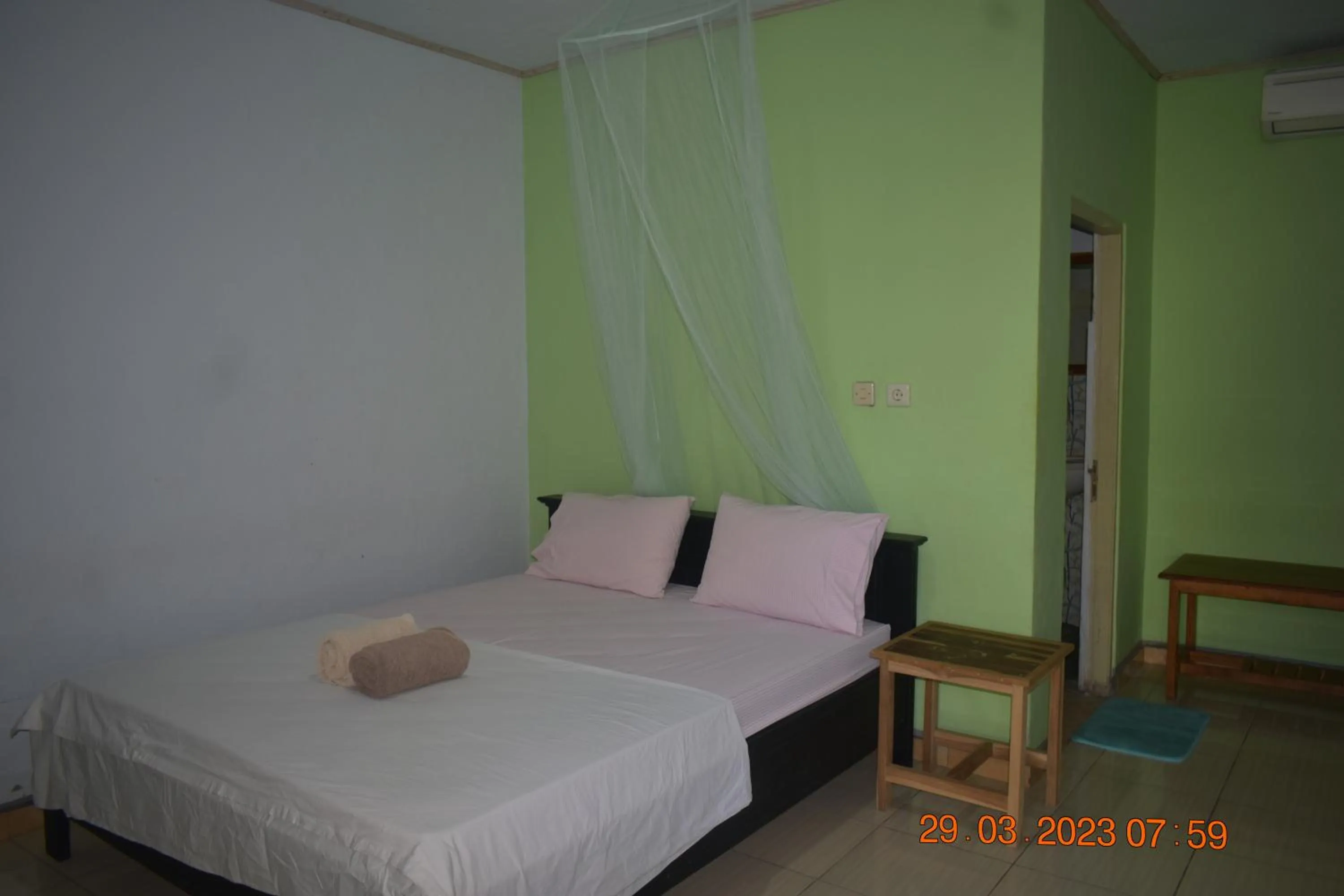 Bed in Del Mar Home Stay