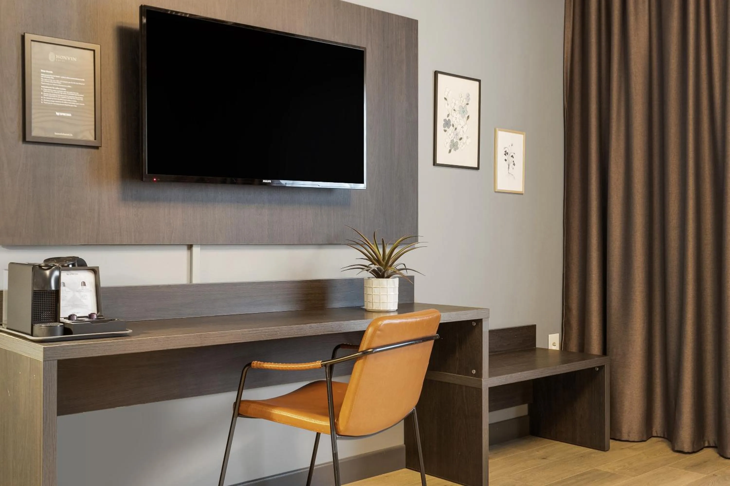 TV and multimedia in Konvin Hotel by Reykjavik Keflavik Airport