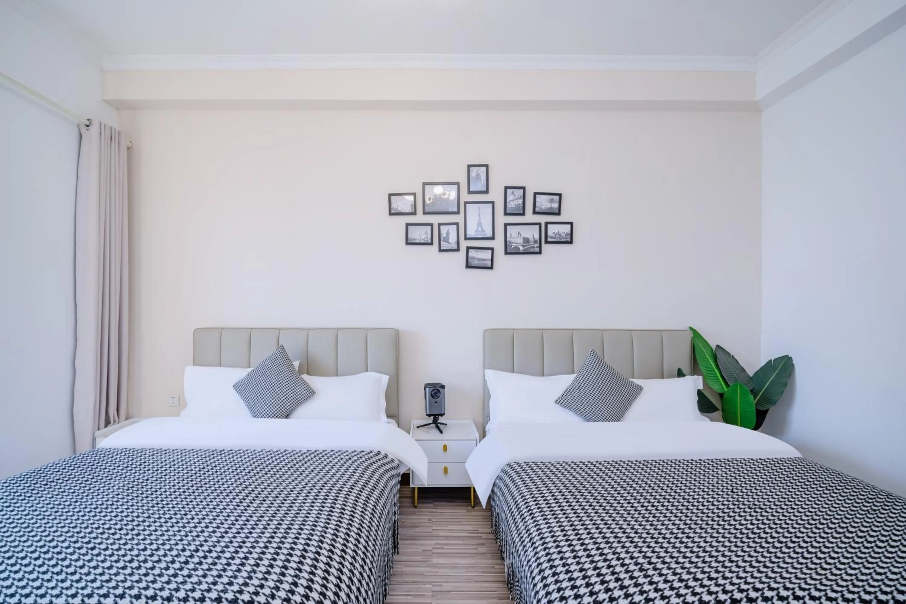 Bed in Guangzhou Lijing Aparthotel Pazhou Exhibition Center - Next to Exit D of Wanshengwei MTR Station