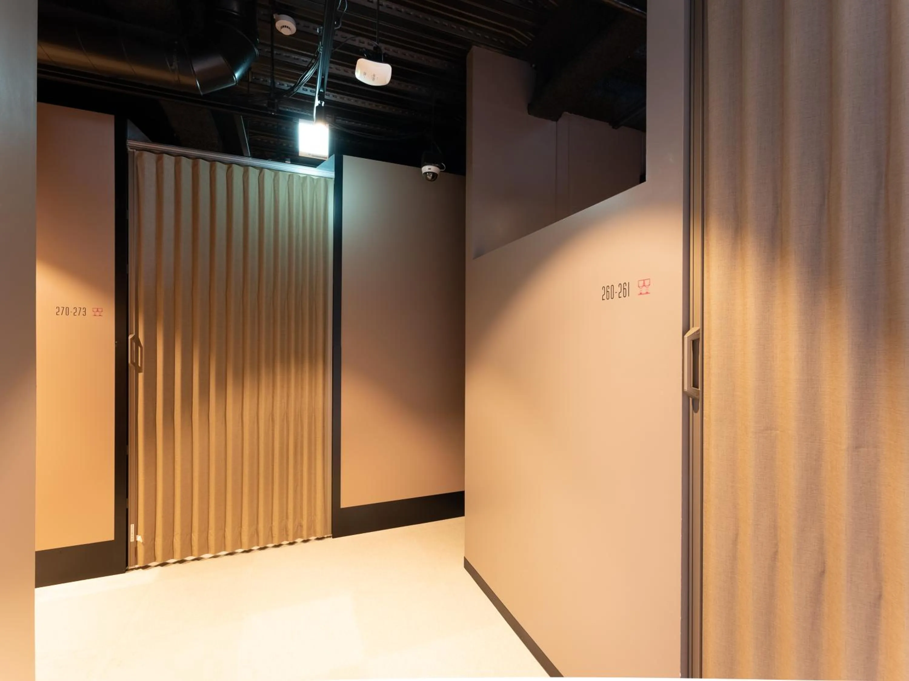 Photo of the whole room in Tabist MAYUDAMA CABIN