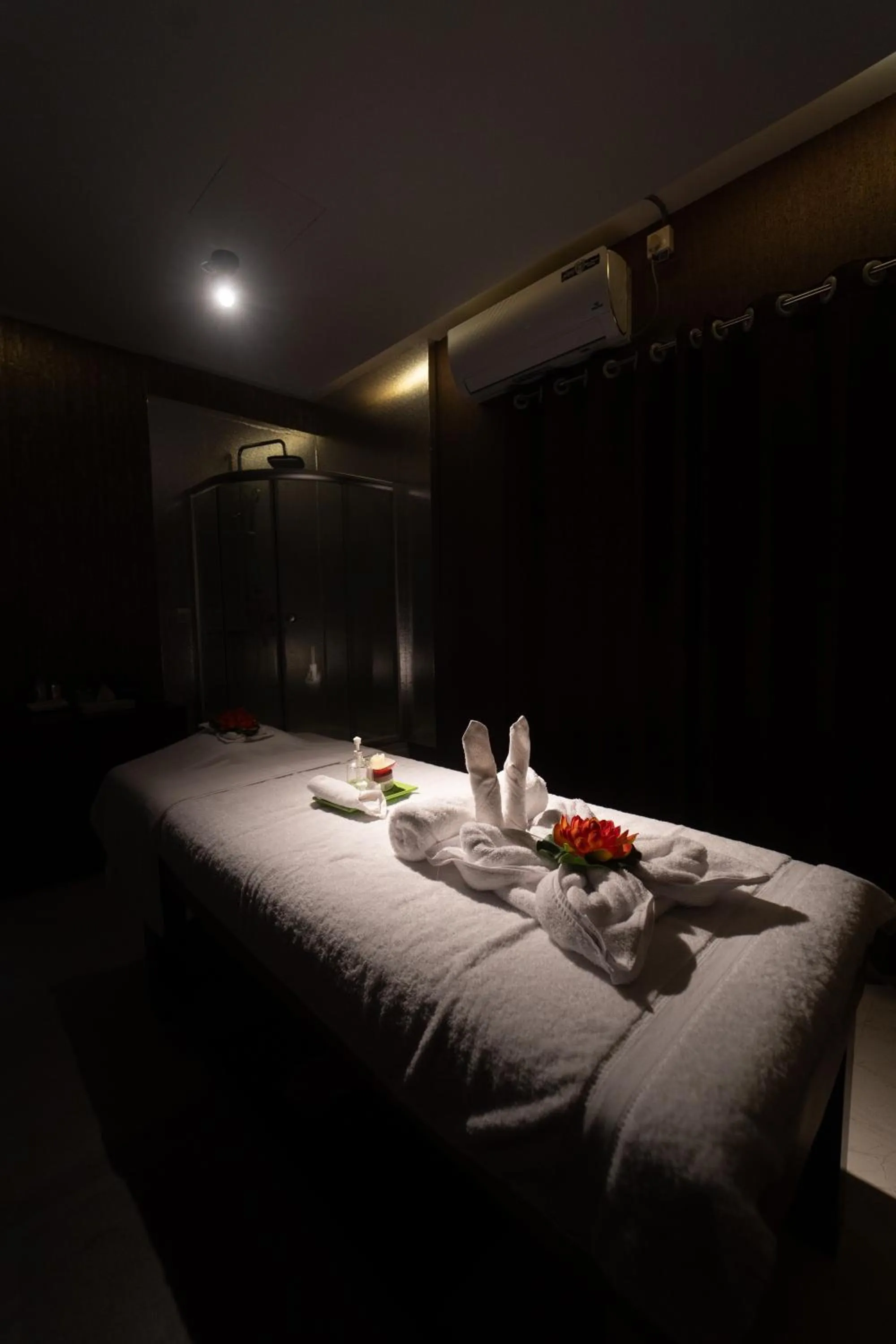 Spa and wellness centre/facilities, Bed in Paragon Hotel & Resort