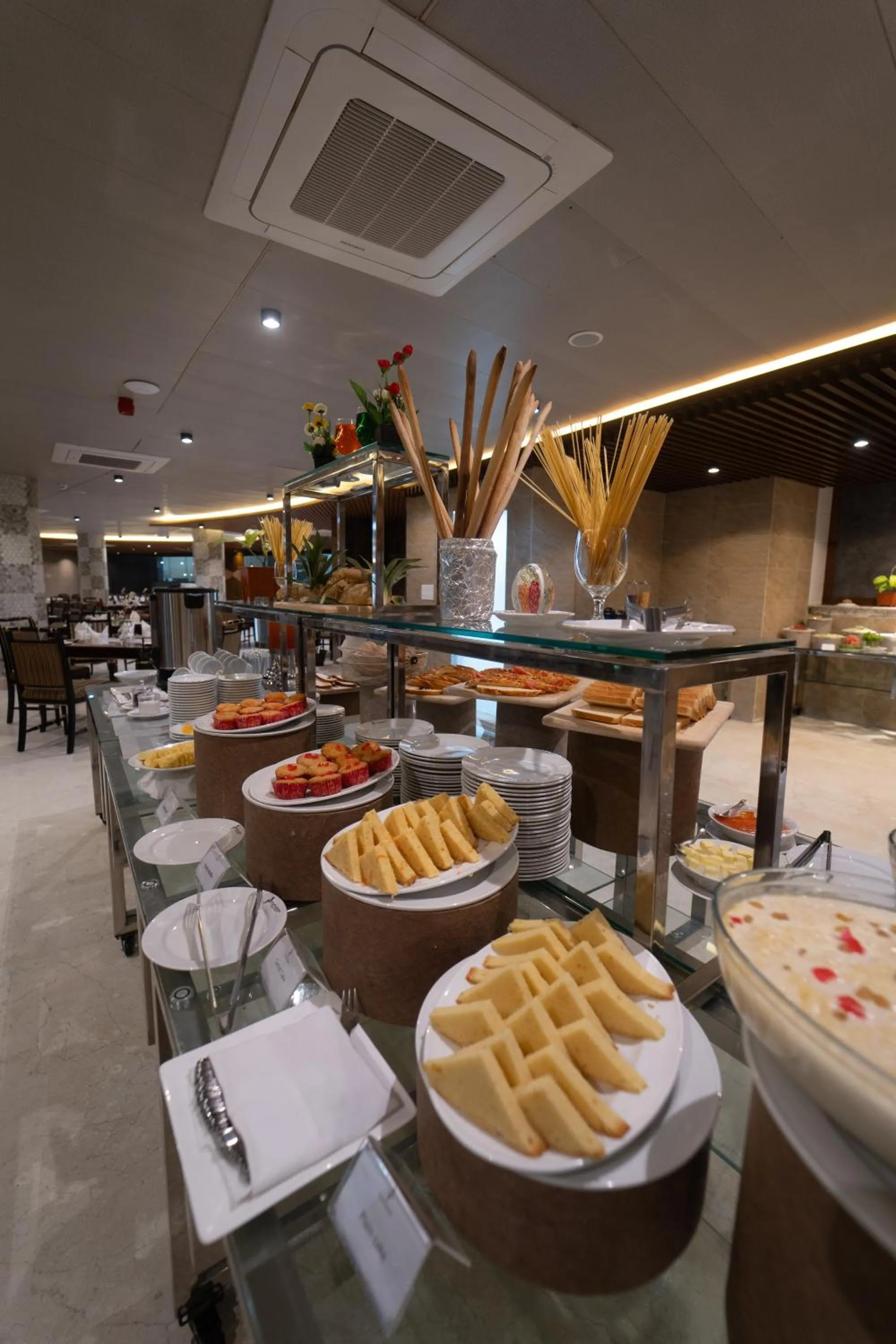 Restaurant/places to eat in Paragon Hotel & Resort