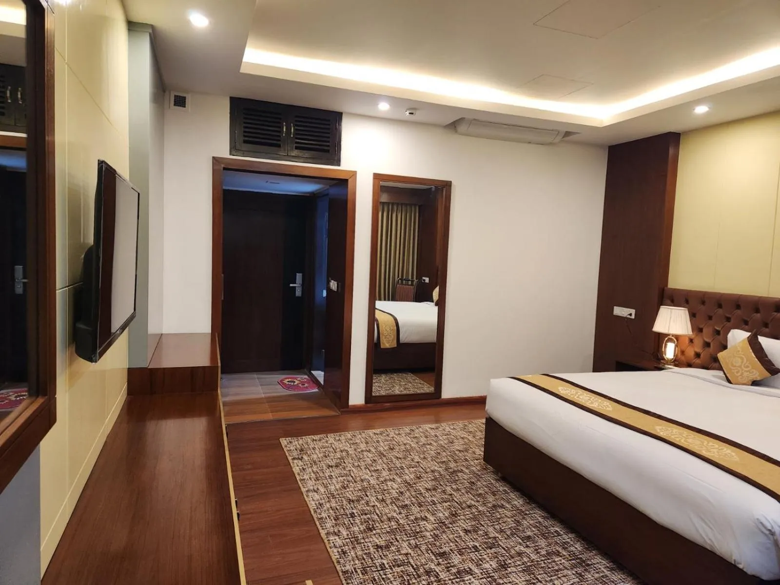 Bed in Paragon Hotel & Resort