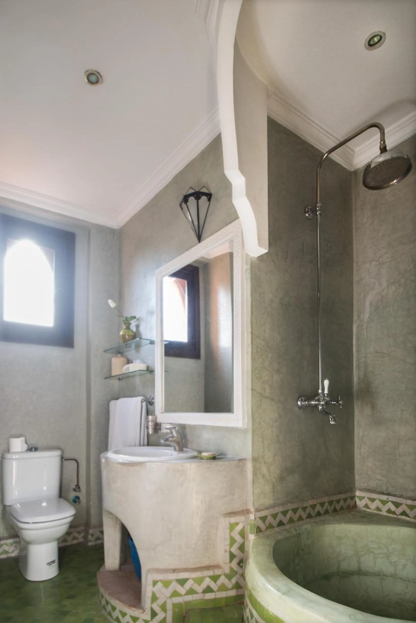 Shower in Riad Mazal