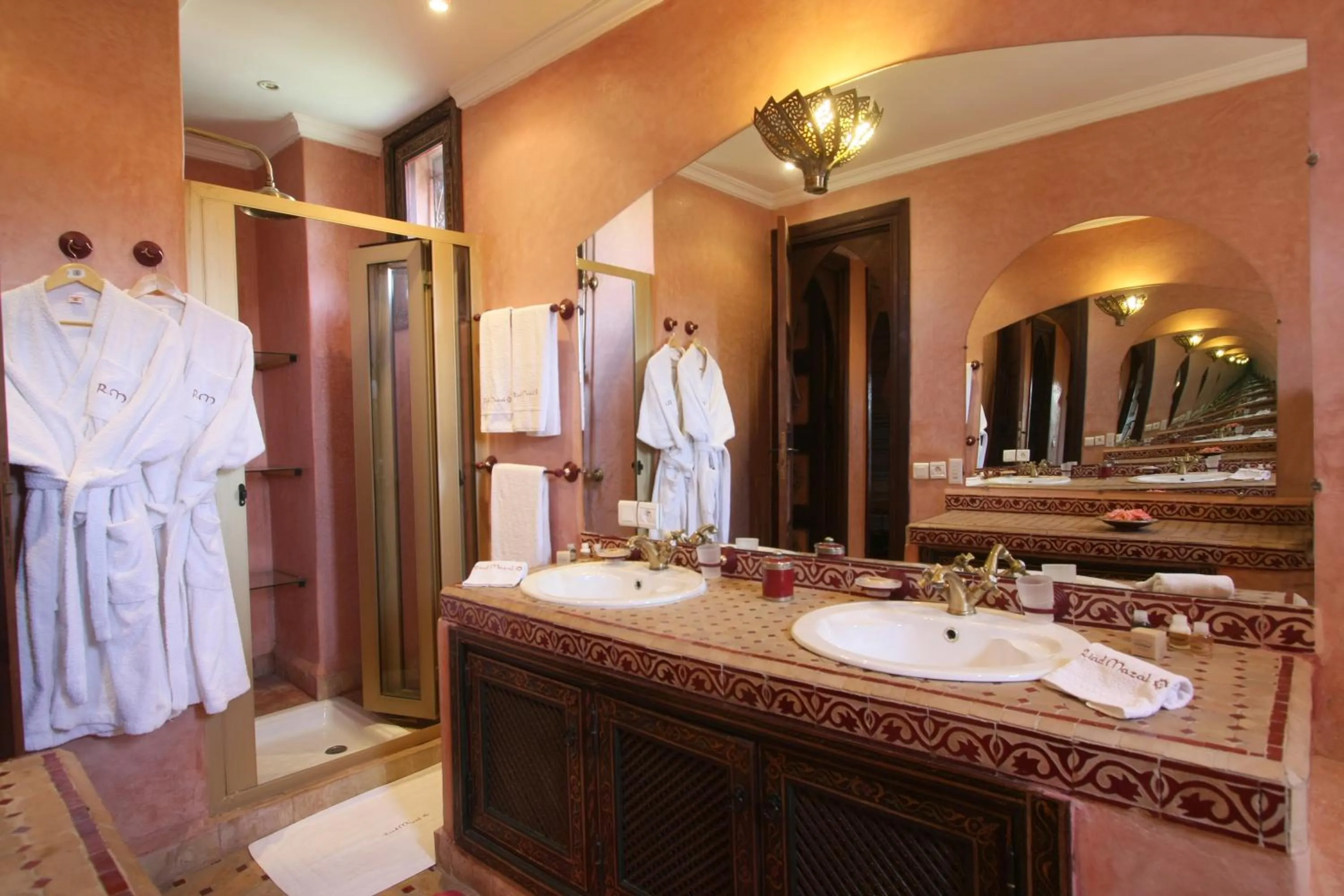 Shower in Riad Mazal