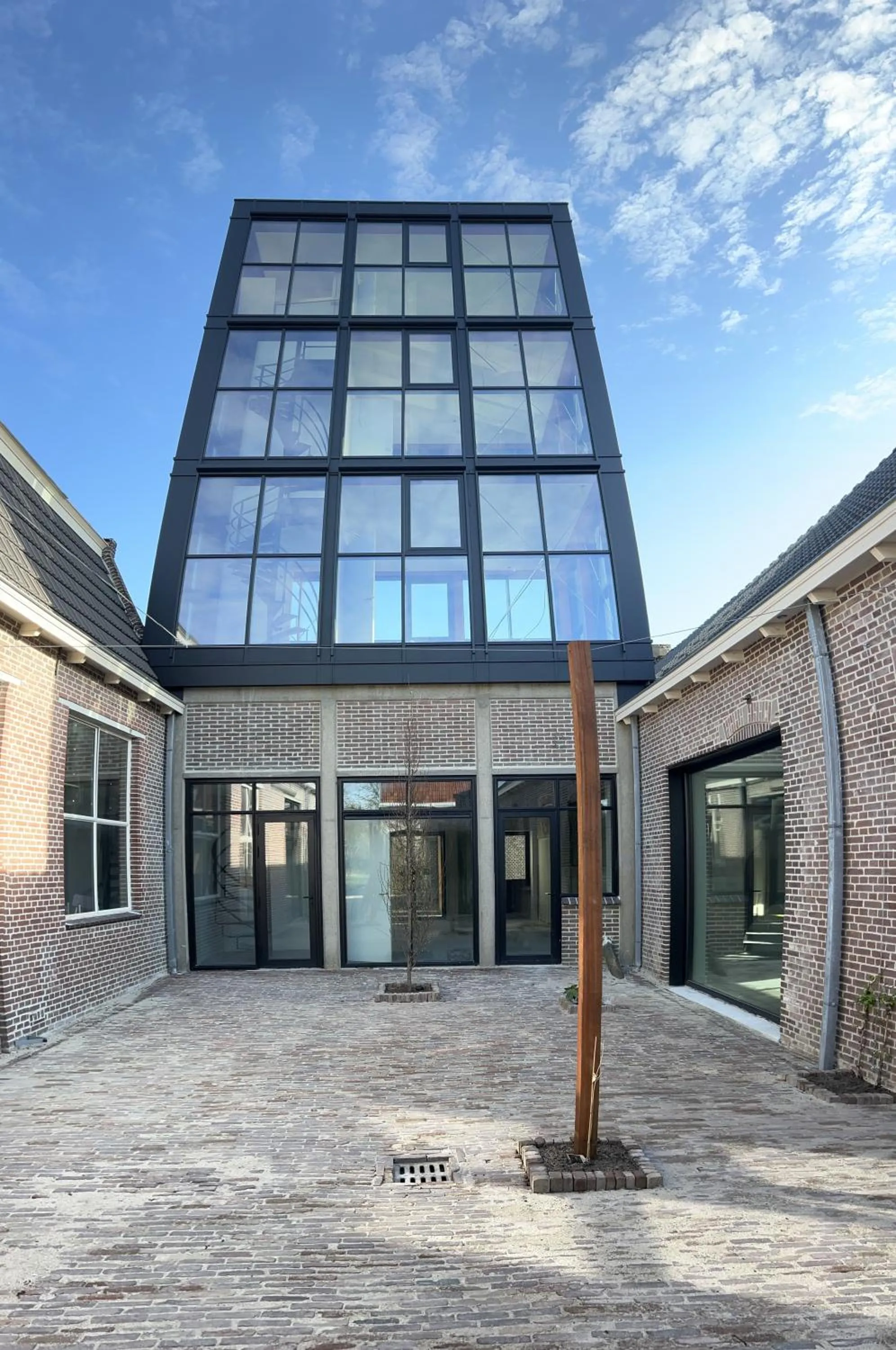 Facade/entrance in Suvelfabryk