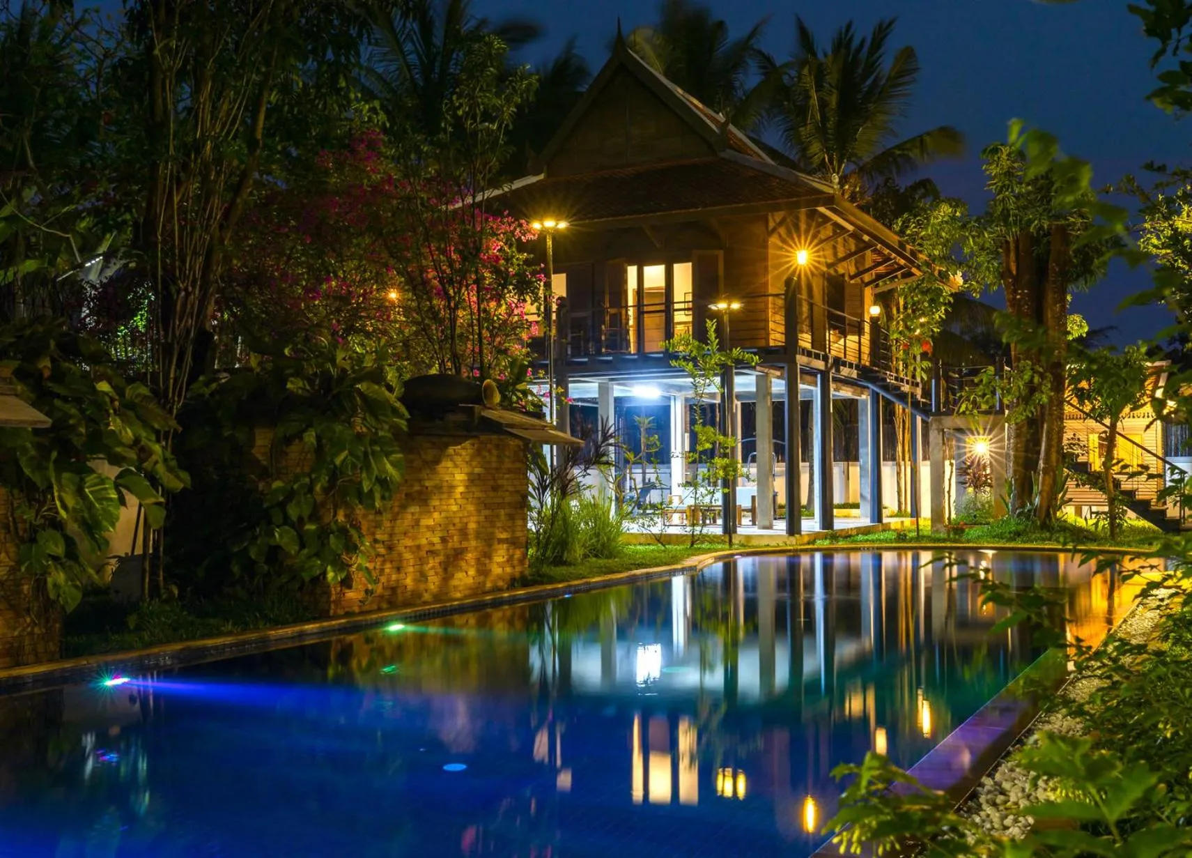 Garden in SOK VILLA by Angkorstays