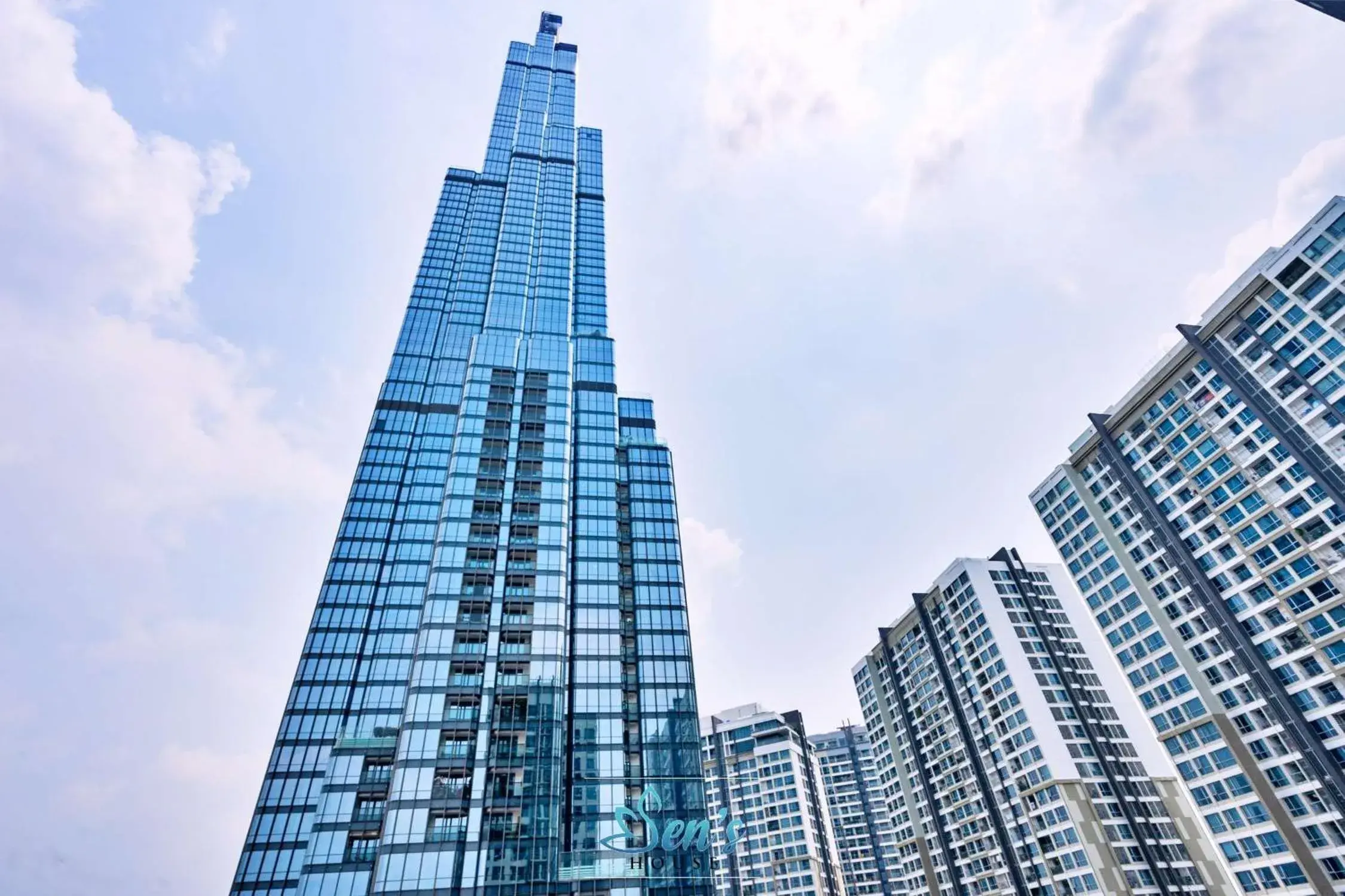 Property building in Sens House Saigon - Serviced Apartments in Vinhomes Central Park Property building in Sens House Saigon - Serviced Apartments in Vinhomes Central Park