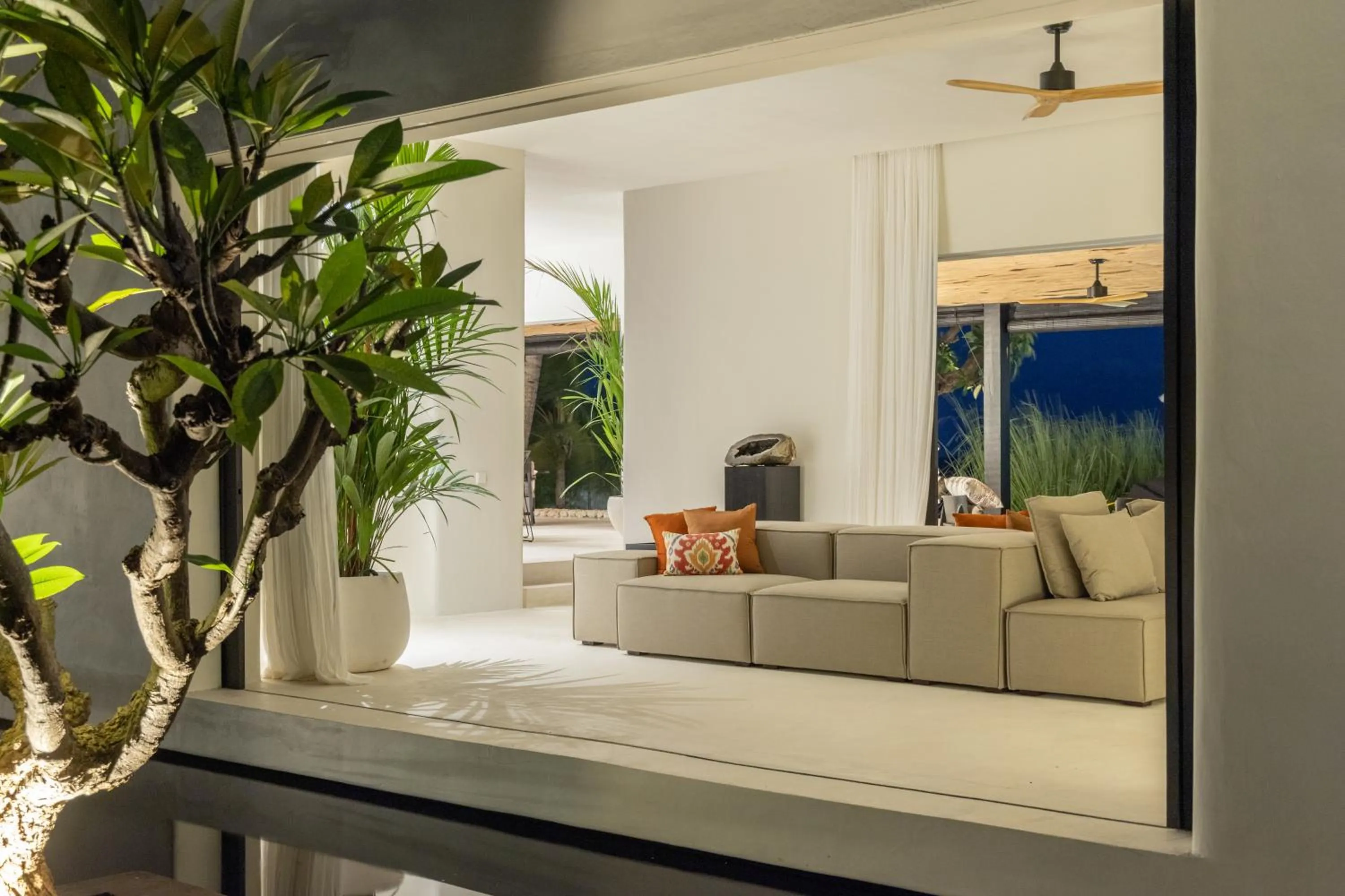 Communal lounge/ TV room in The Jing