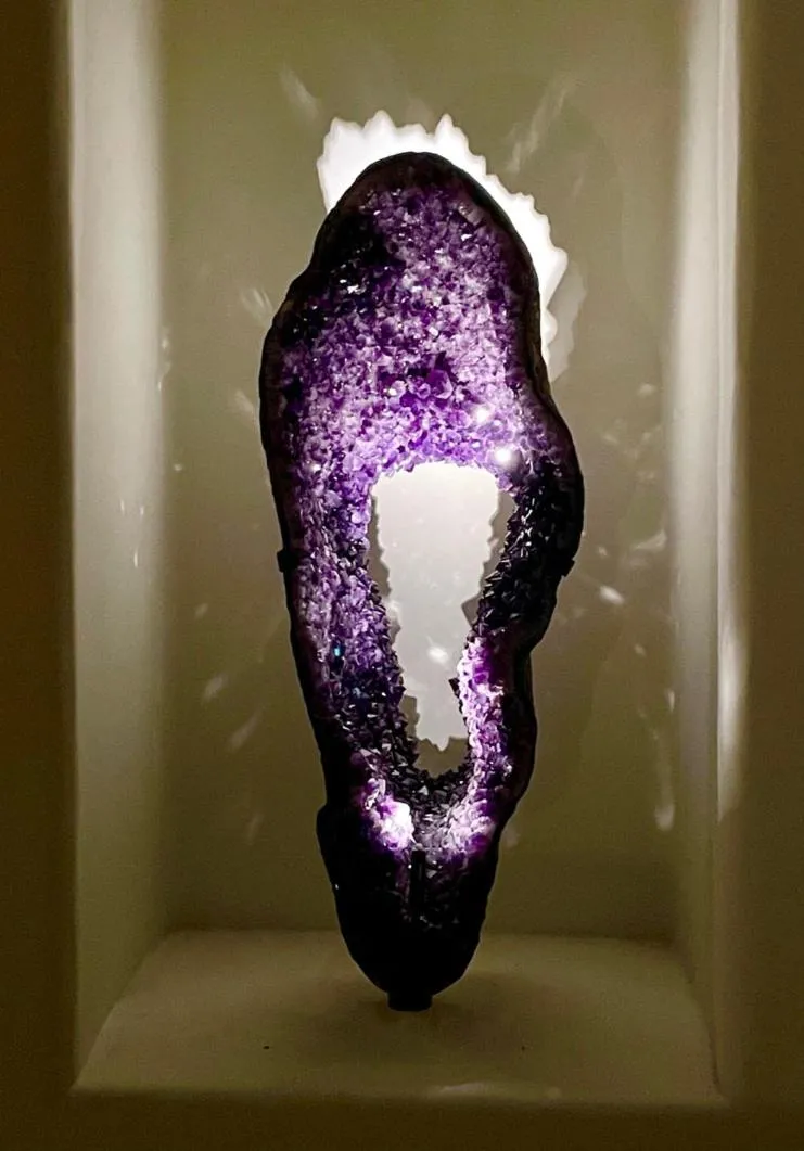 Decorative detail in The Jing