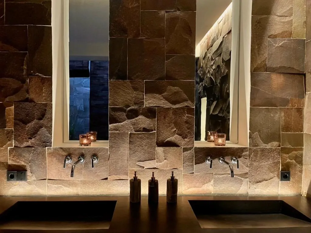 Bathroom in The Jing