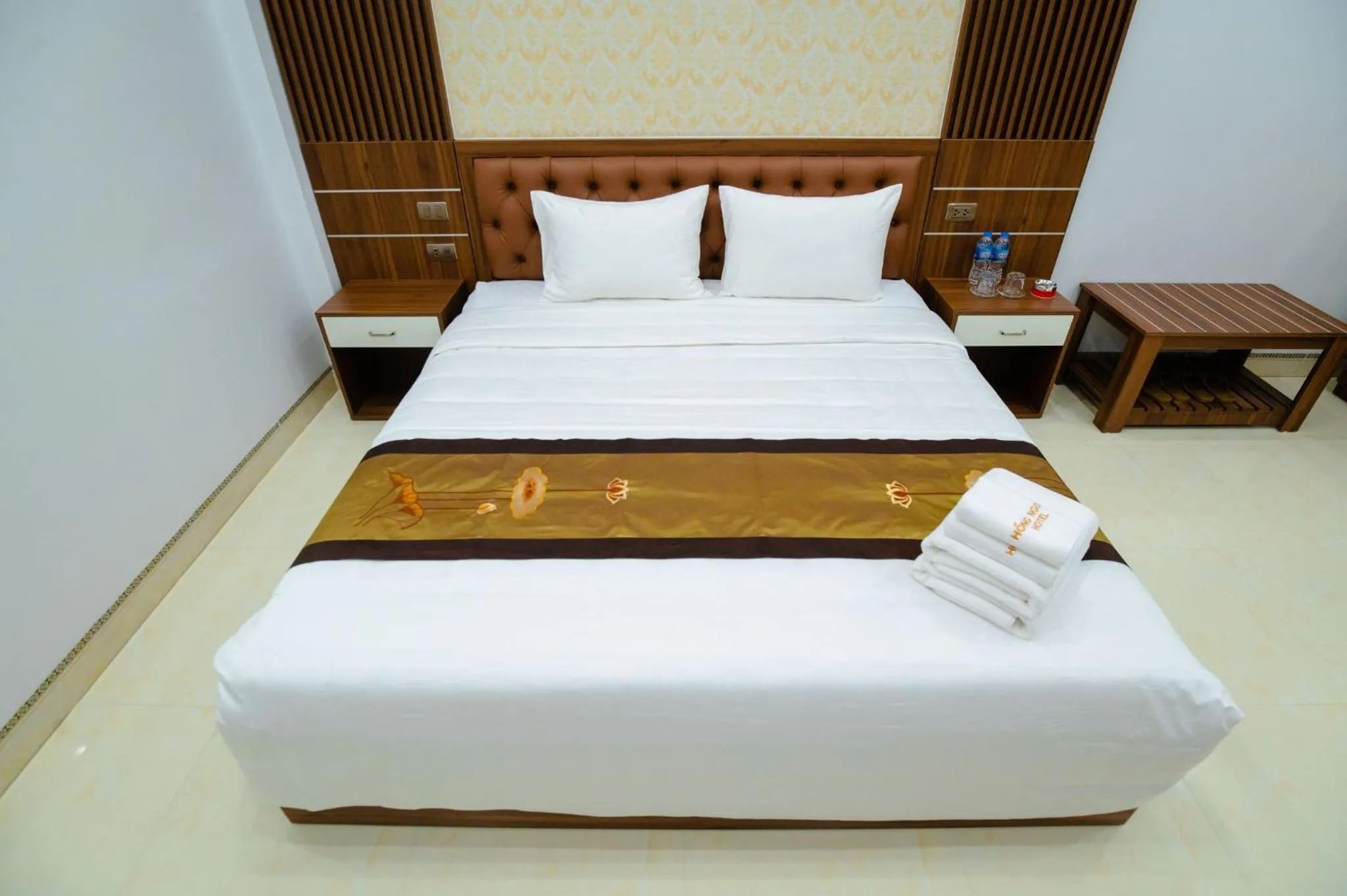 Bed in Hồng Ngọc Hotel