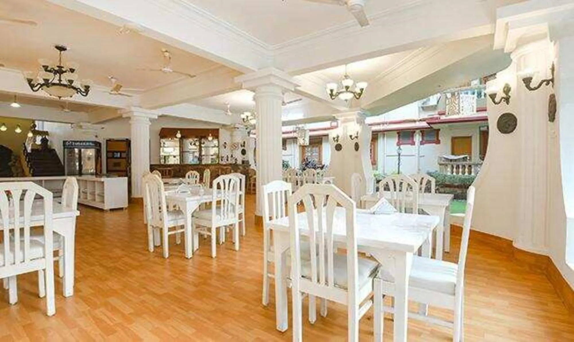 Restaurant/places to eat in Via Toro Highland Beach Resort With Pool - 500M From Candolim Beach