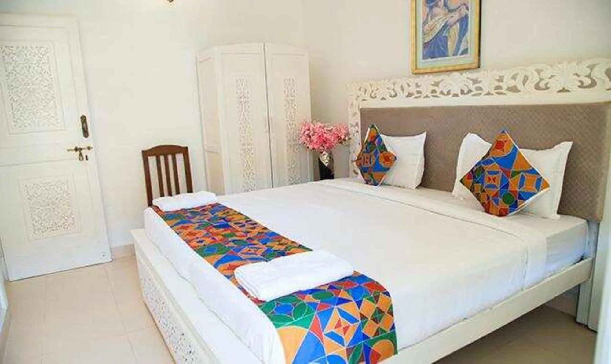 Bed in Via Toro Highland Beach Resort With Pool - 500M From Candolim Beach