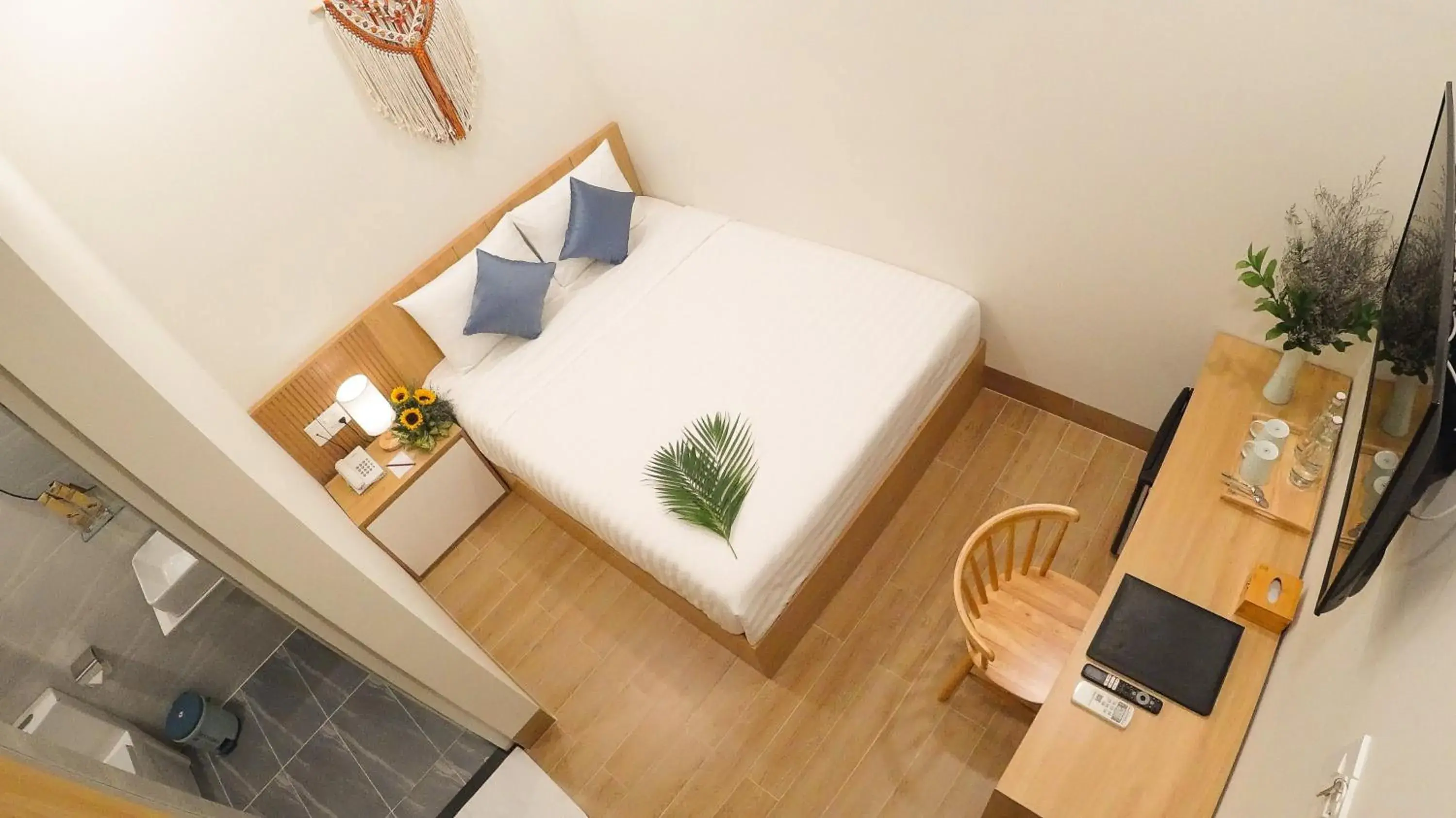 Photo of the whole room, Bed in Vy's House Phanthiet Hotel Photo of the whole room, Bed in Vy's House Phanthiet Hotel