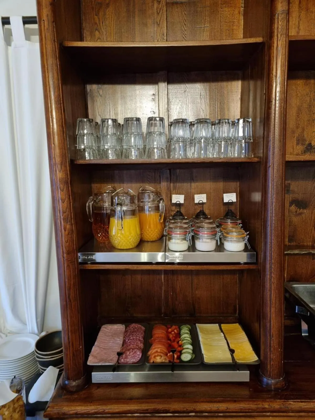 Food and drinks in Hotel Skógá by EJ Hotels