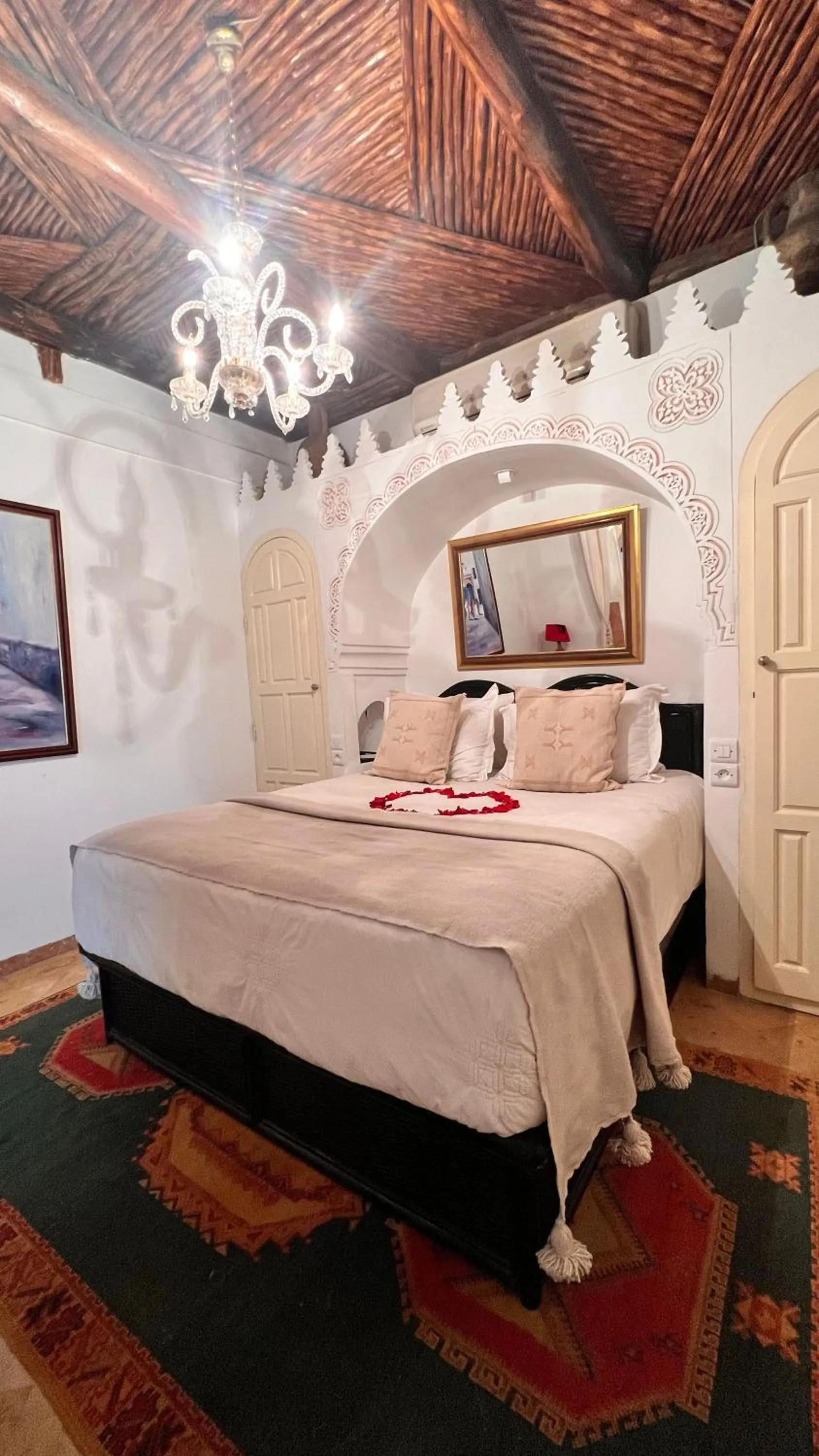 Photo of the whole room, Bed in Riad Catalina