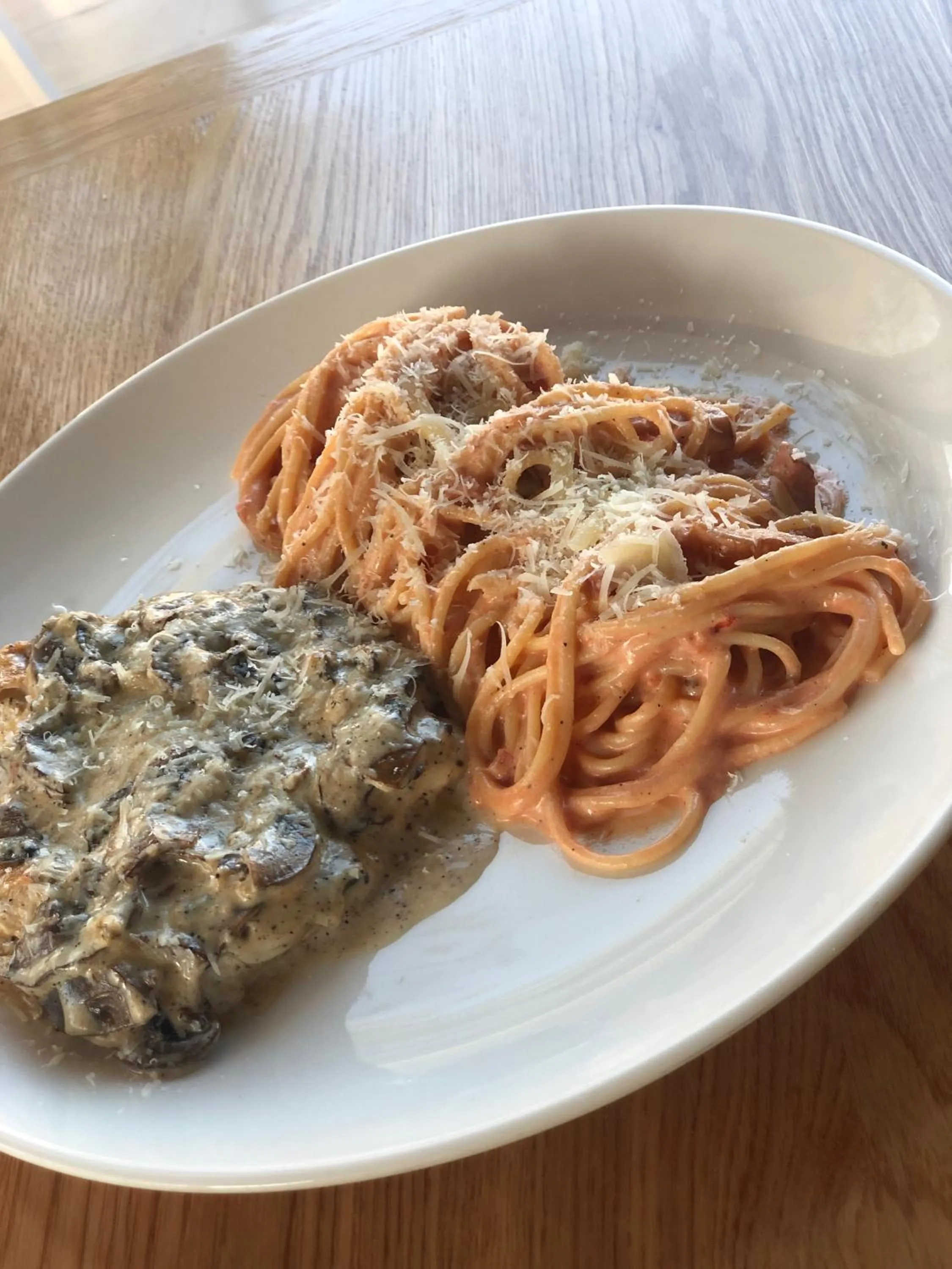 Food and drinks in Sonio Boutique Hotel