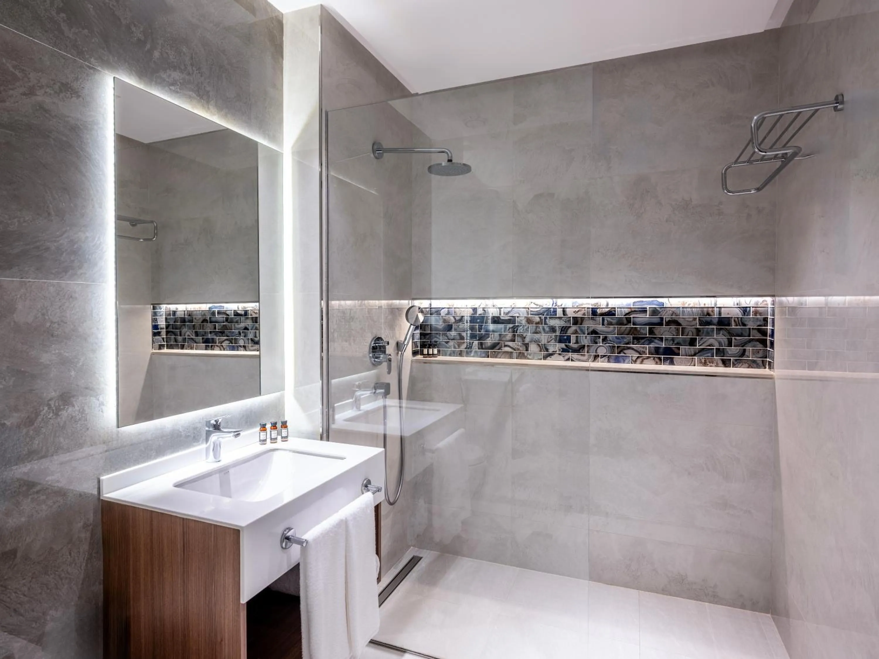 Shower in CityLife Boutique Hotel