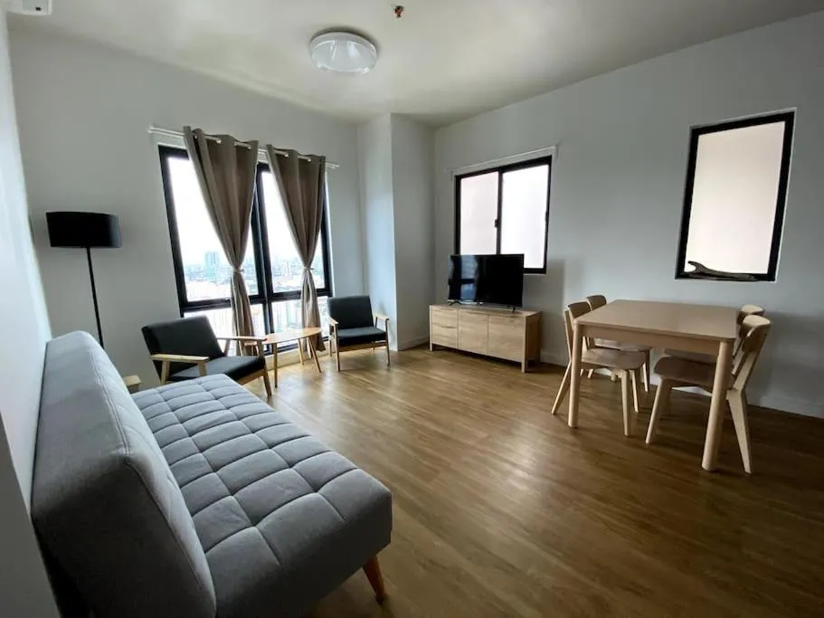 Living room in Modern Condo Apt in Flair Tower South, Mandaluyong