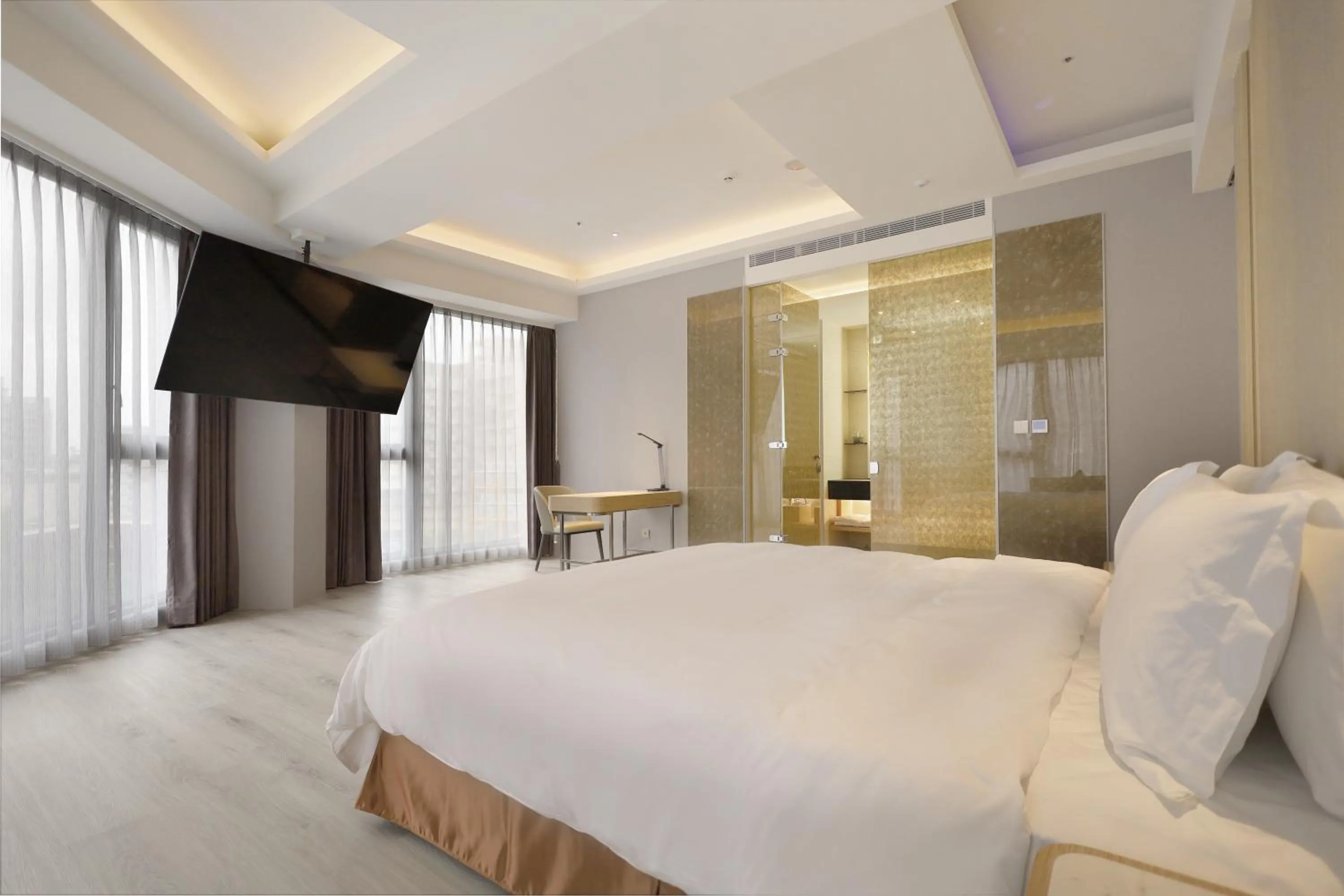 Bed in Gamalan Star Hotel