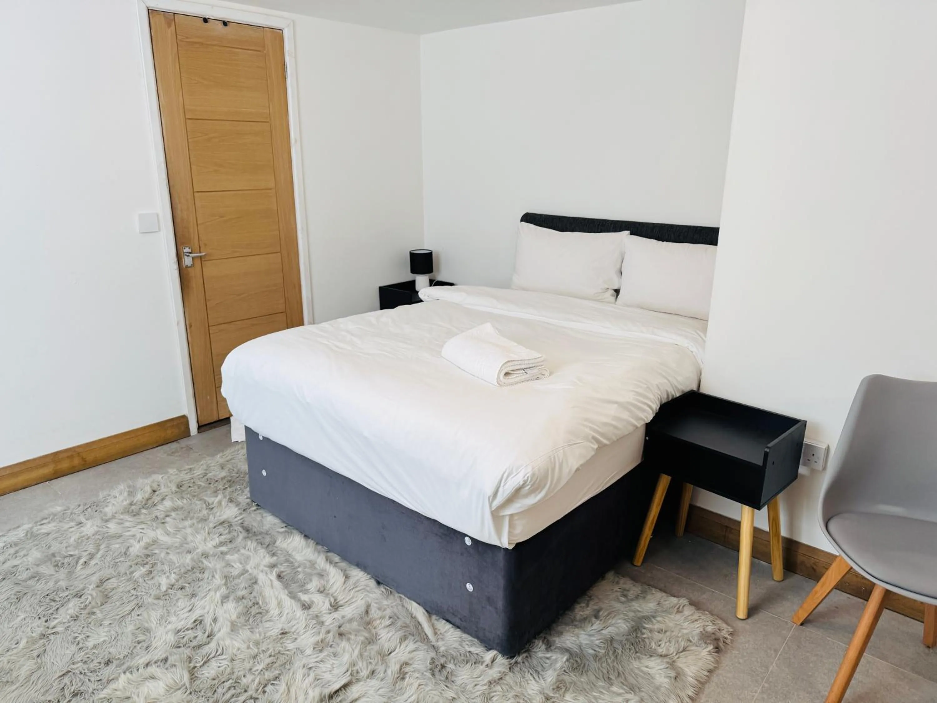 Bed in Hotels 24-7 - The Old Victoria Hotel