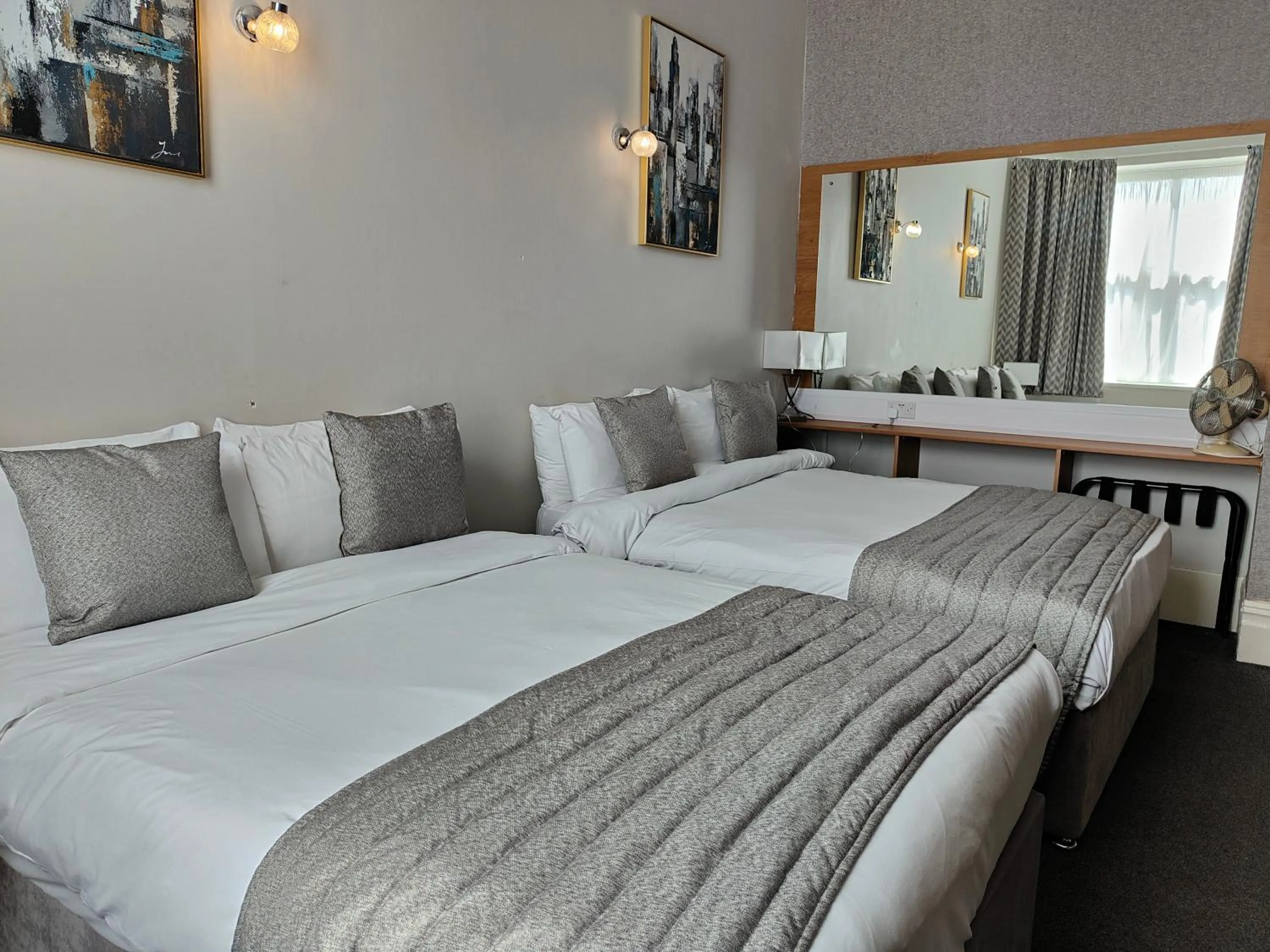 Bed in Hotels 24-7 - The Old Victoria Hotel