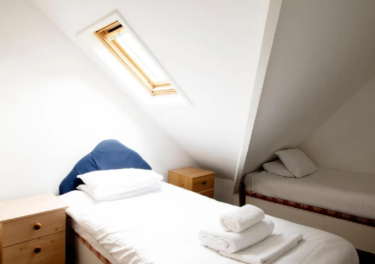 Bed in Hotels 24-7 - The Old Victoria Hotel