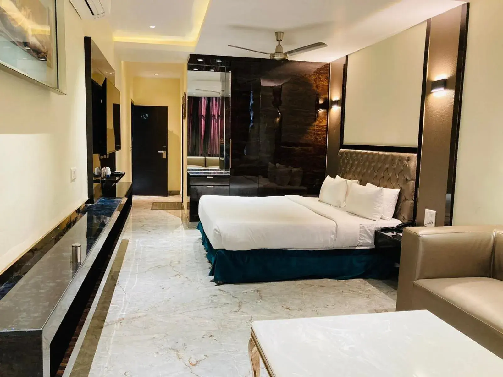 King Suite in Hotel Aman Palace King Suite in Hotel Aman Palace