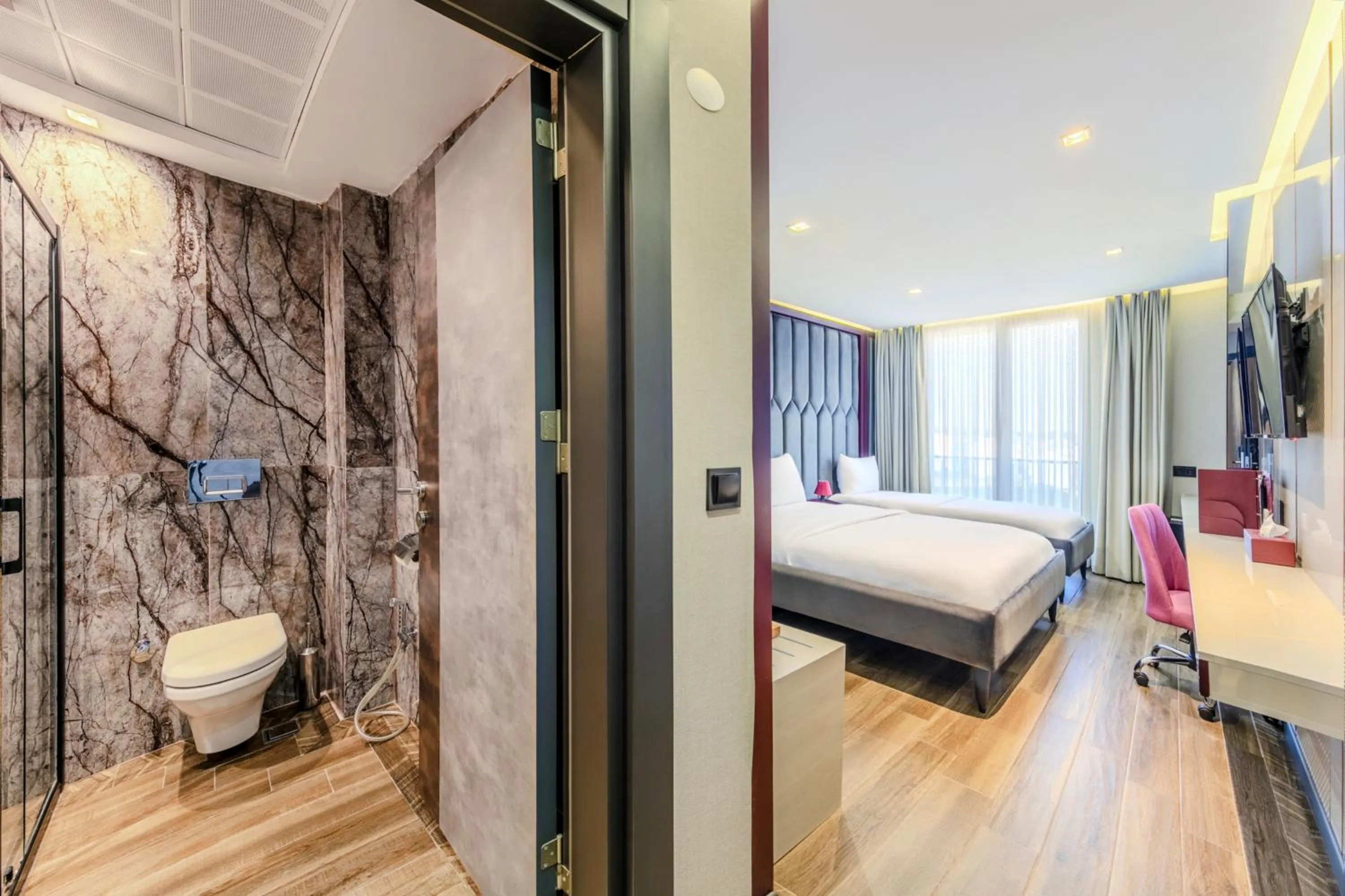 Bed in Heaven Premium Hotel Restaurant & Airport Shuttle