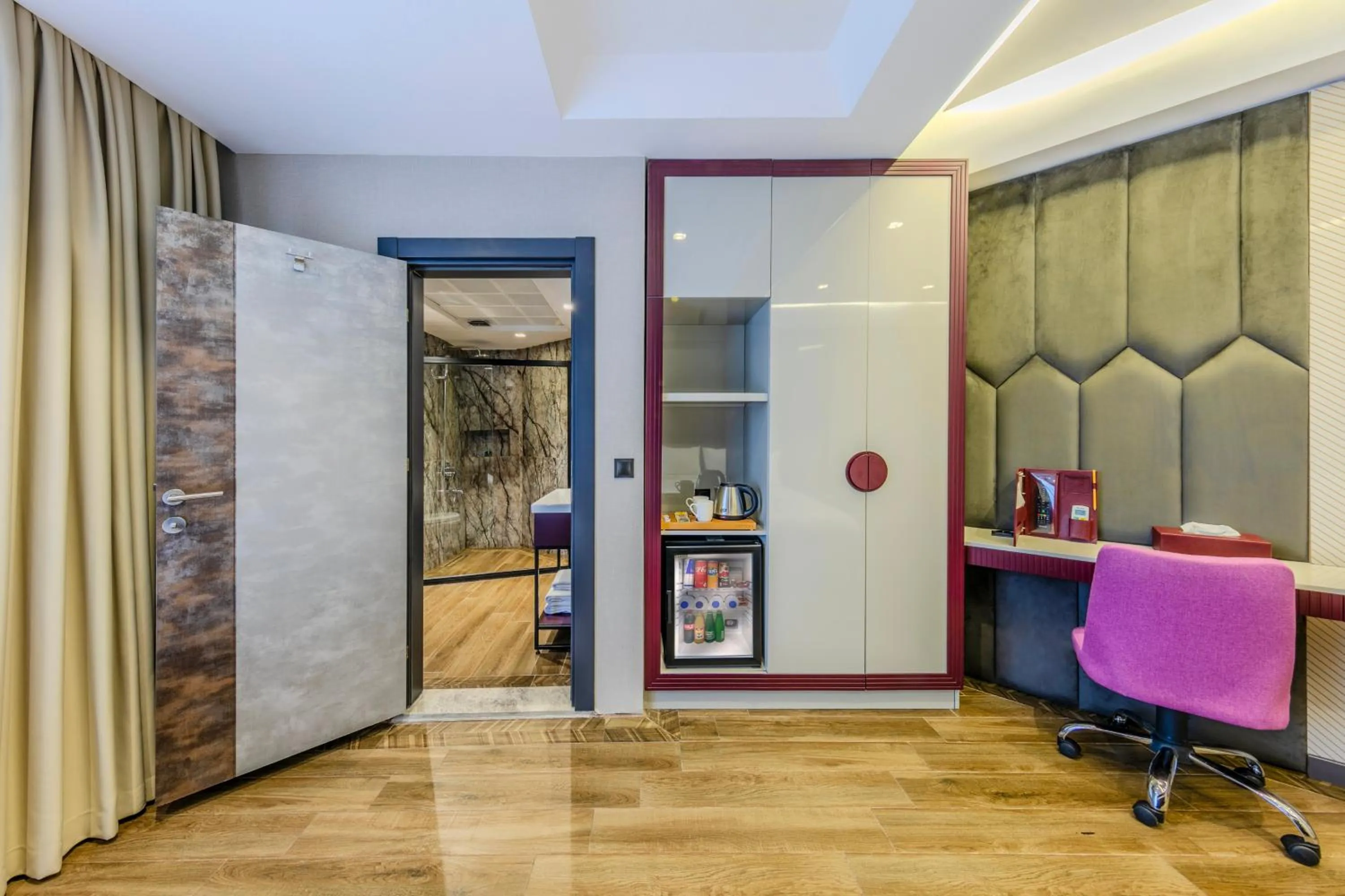 minibar in Heaven Premium Hotel Restaurant & Airport Shuttle