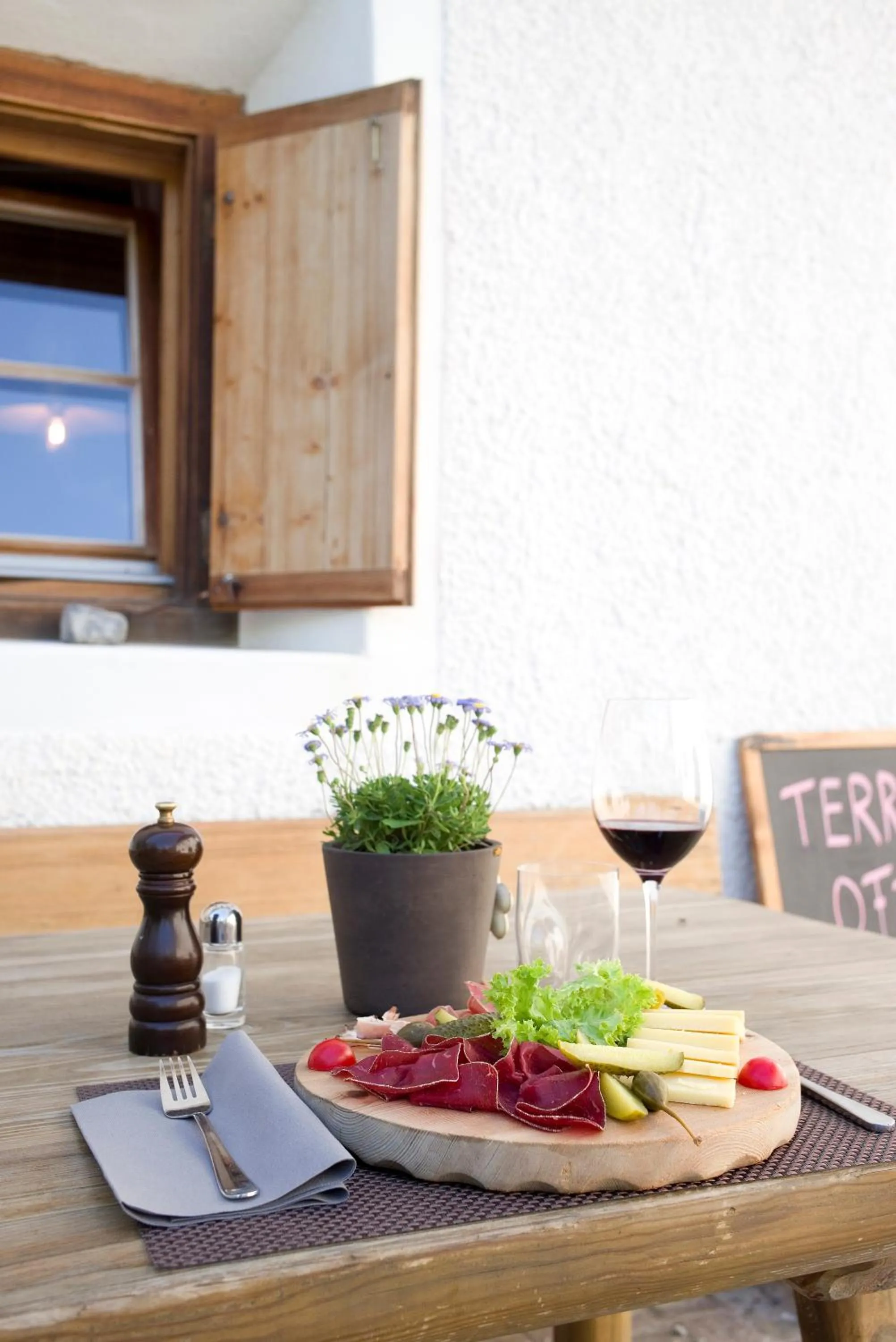 Food and drinks in Alpengasthof Crusch Alba ed Alvetern, S-charl