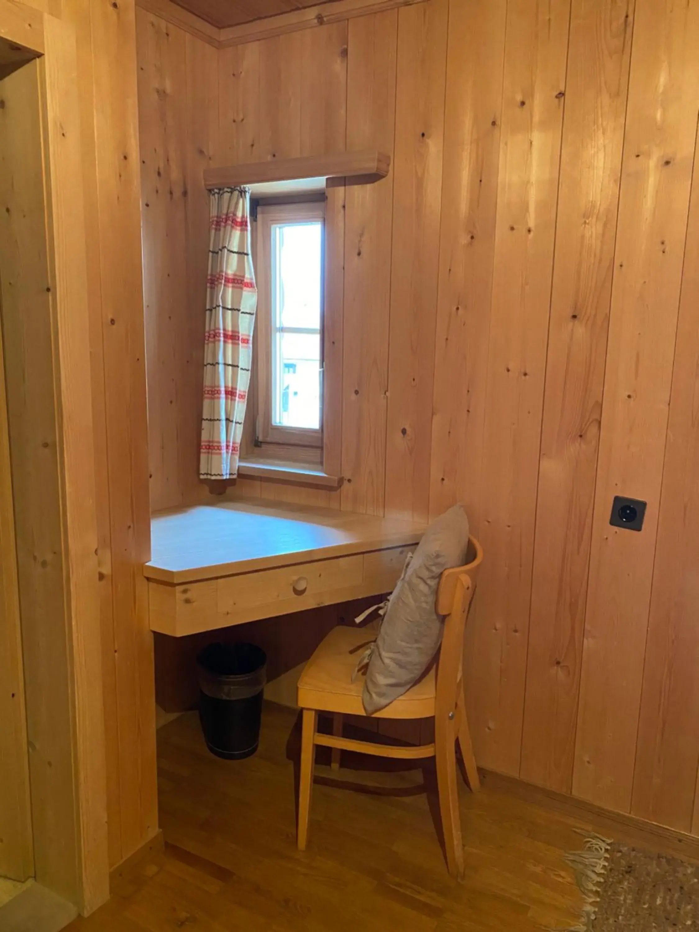 Standard Double Room - single occupancy in Alpengasthof Crusch Alba ed Alvetern, S-charl Standard Double Room - single occupancy in Alpengasthof Crusch Alba ed Alvetern, S-charl