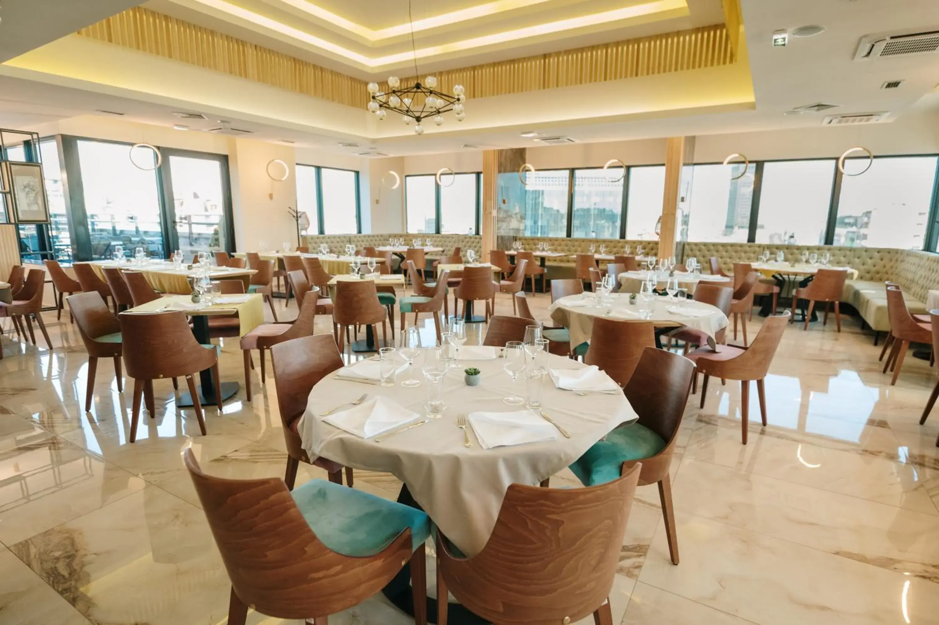 Restaurant/places to eat in Hotel Slavija Lux Restaurant/places to eat in Hotel Slavija Lux