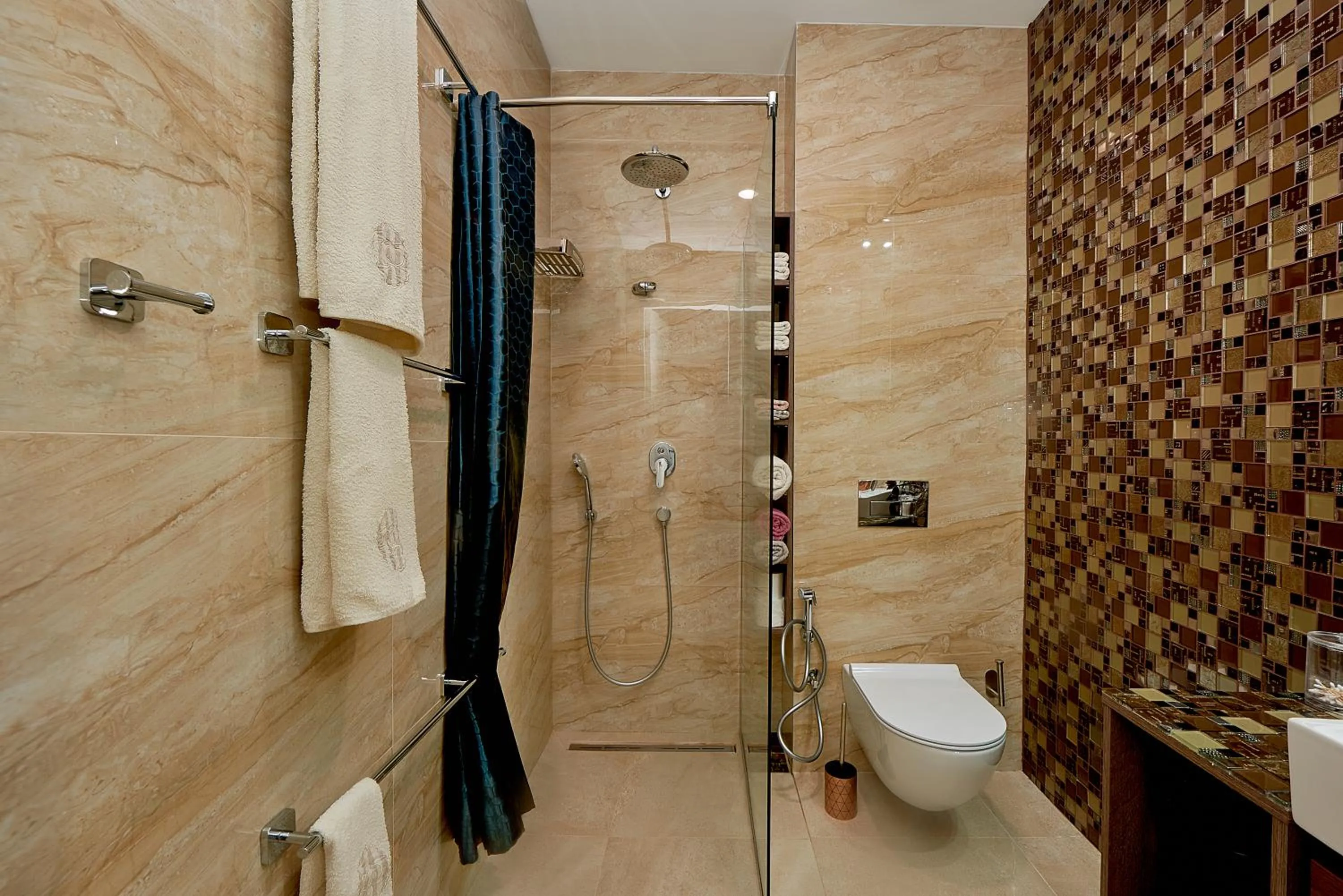 Shower in Skyline resort