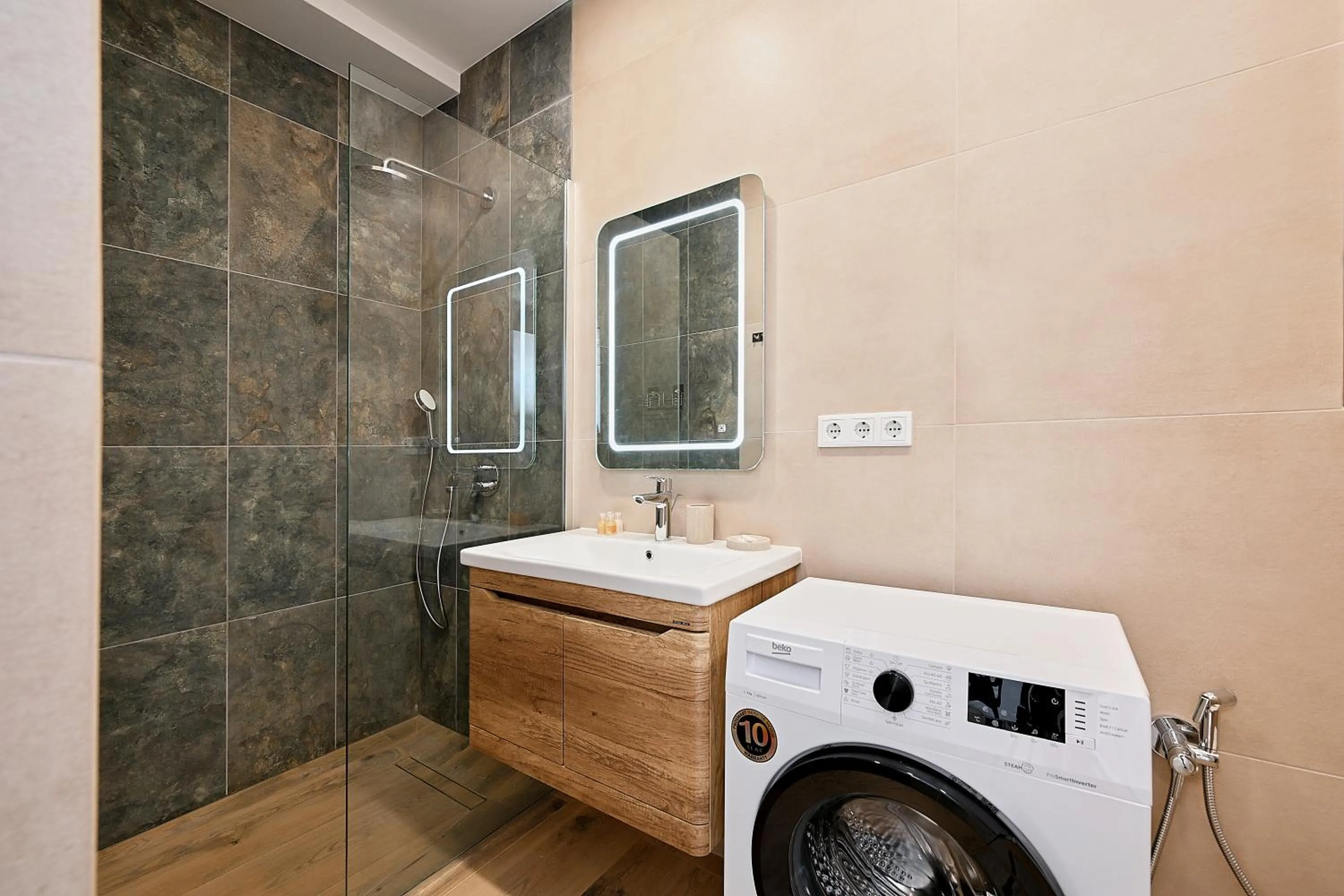 Shower in Skyline resort