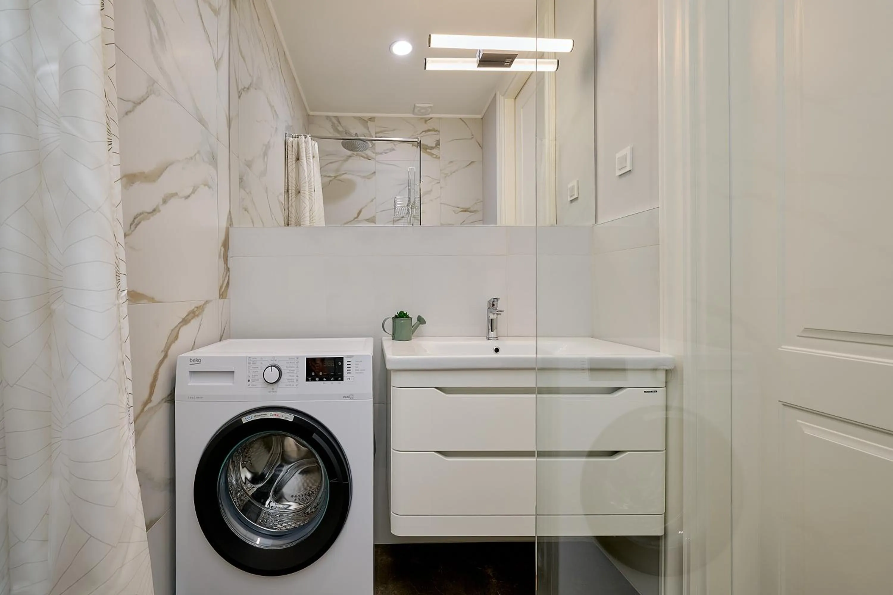 Shower in Skyline resort