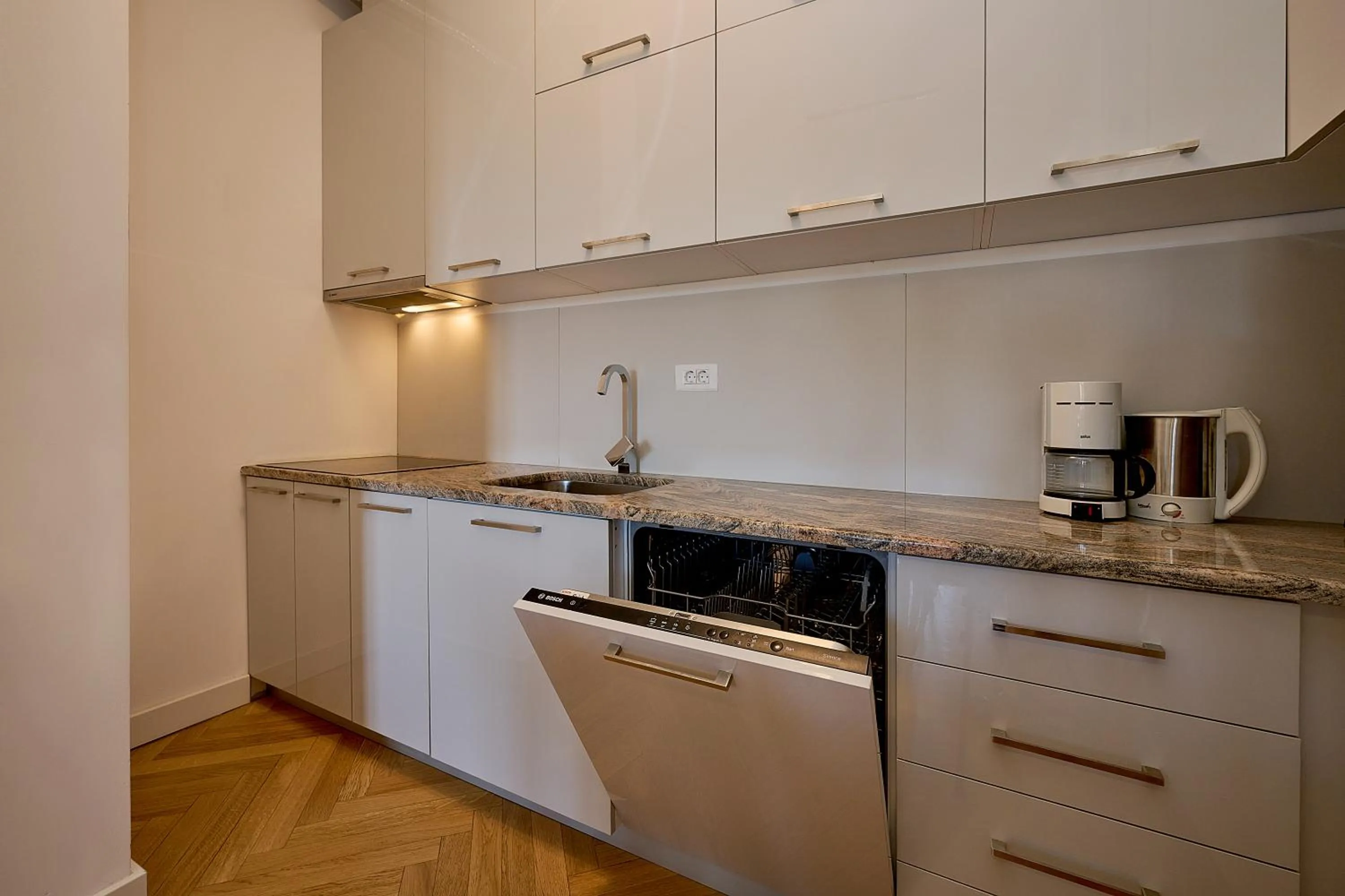 Coffee/tea facilities in Skyline resort