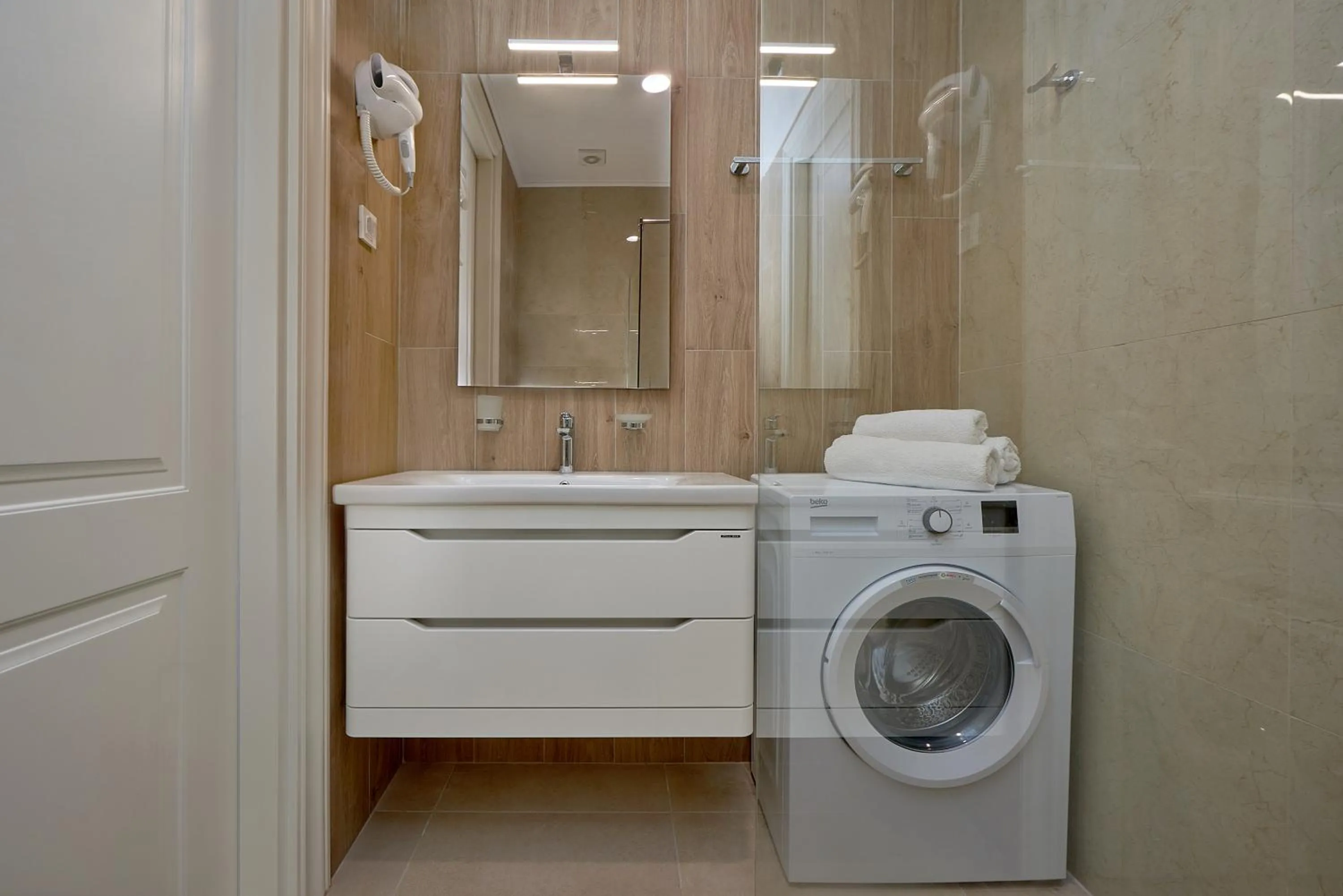 Shower in Skyline resort