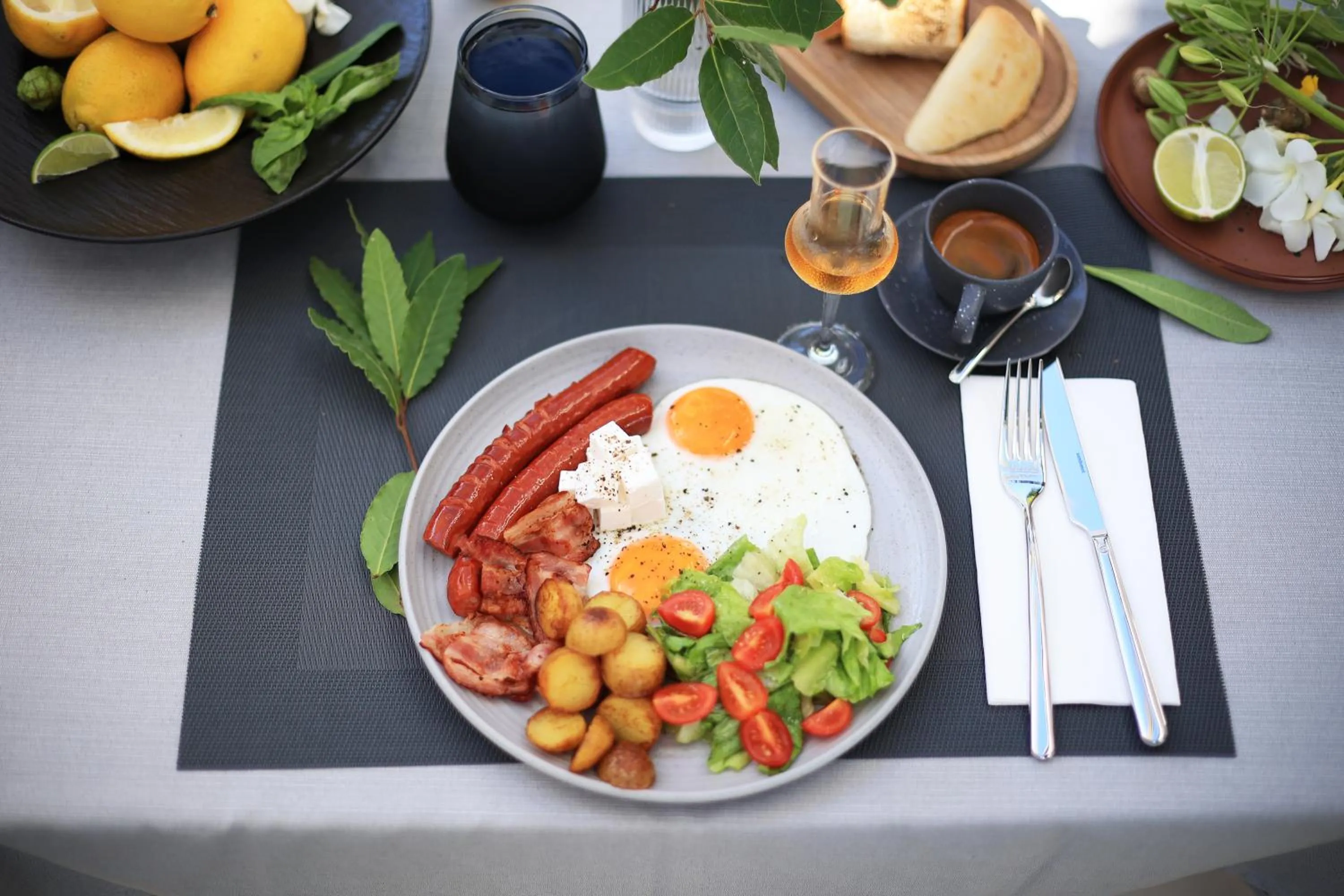 Breakfast in Skyline resort