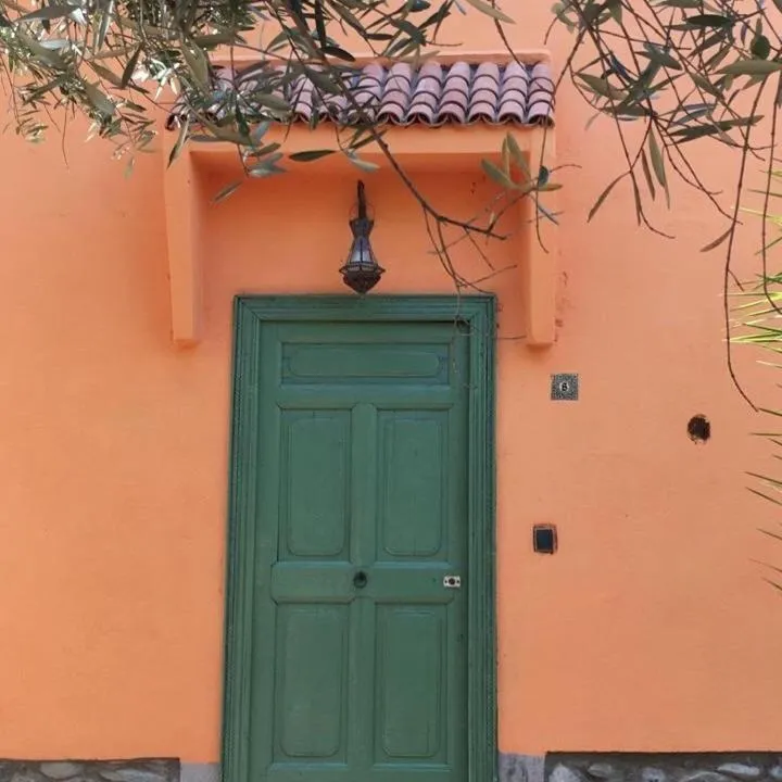 Sel d Ailleurs, Ouirgan - adults only