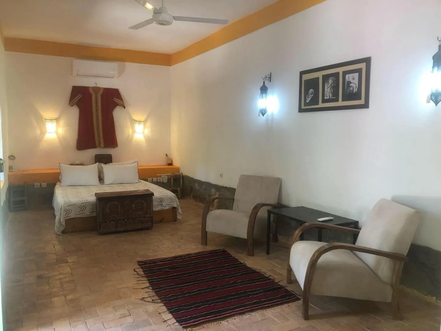 Bed in Sel d Ailleurs, Ouirgan - adults only